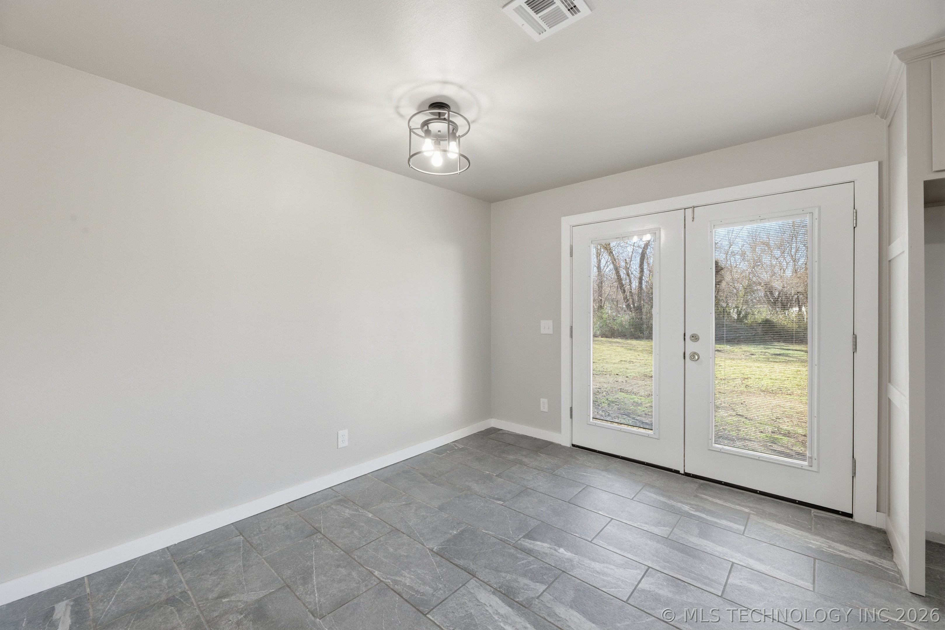 725 N 260 Road Mounds OK 74047