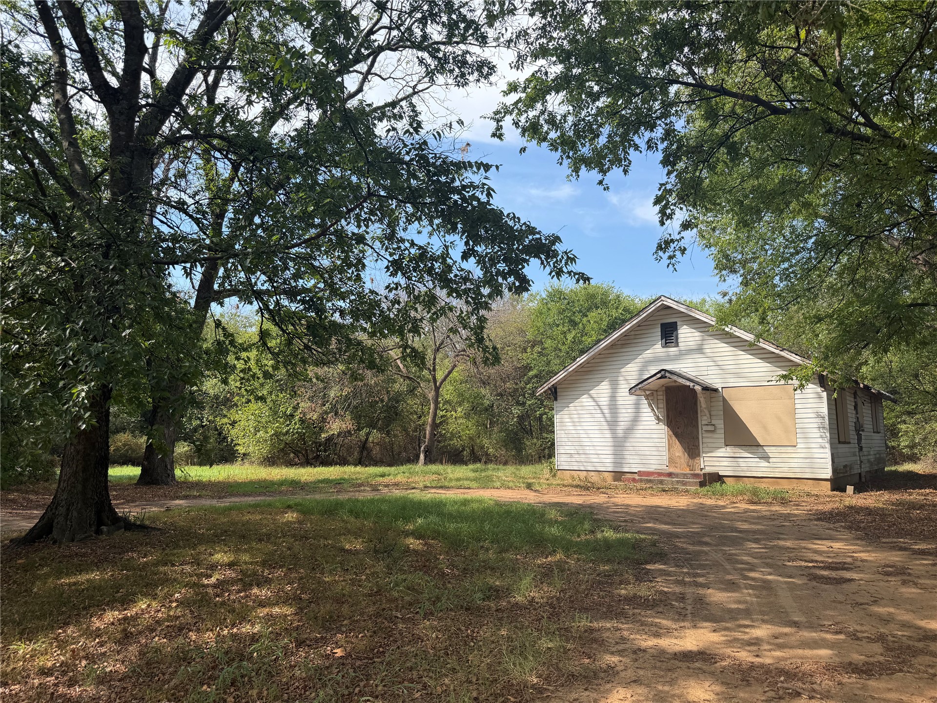 209 NE L. Street Ardmore OK 73401