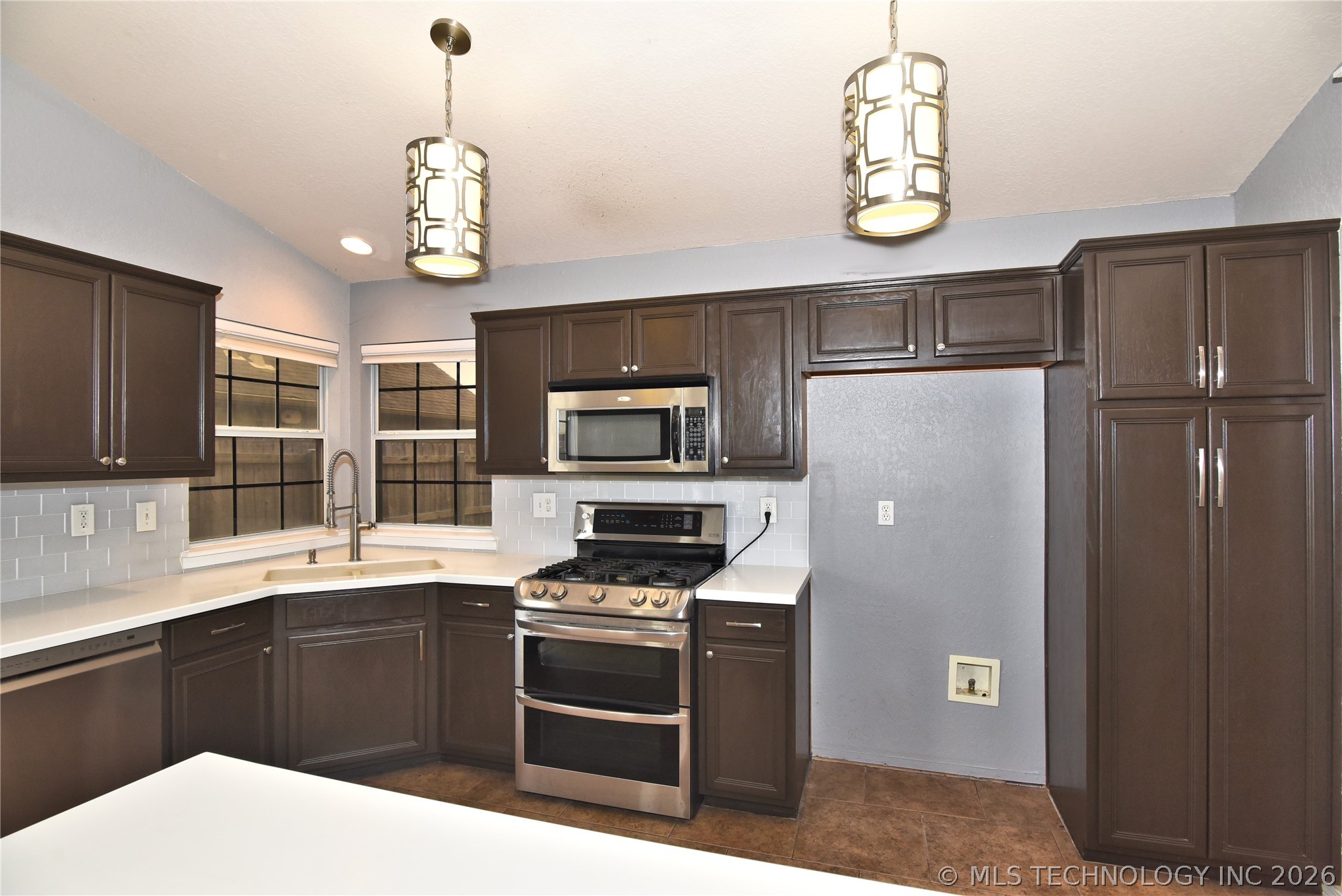 1105 N Hemlock Avenue Broken Arrow OK 74012