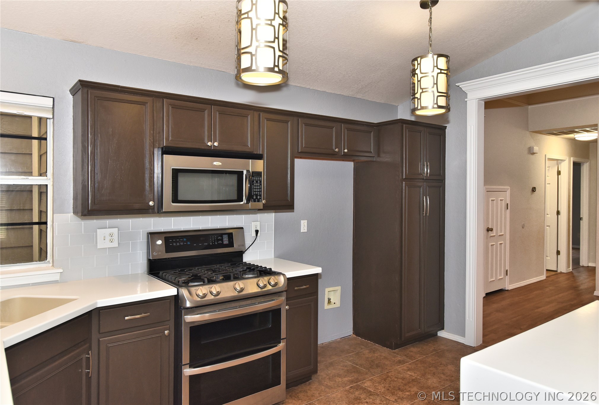 1105 N Hemlock Avenue Broken Arrow OK 74012