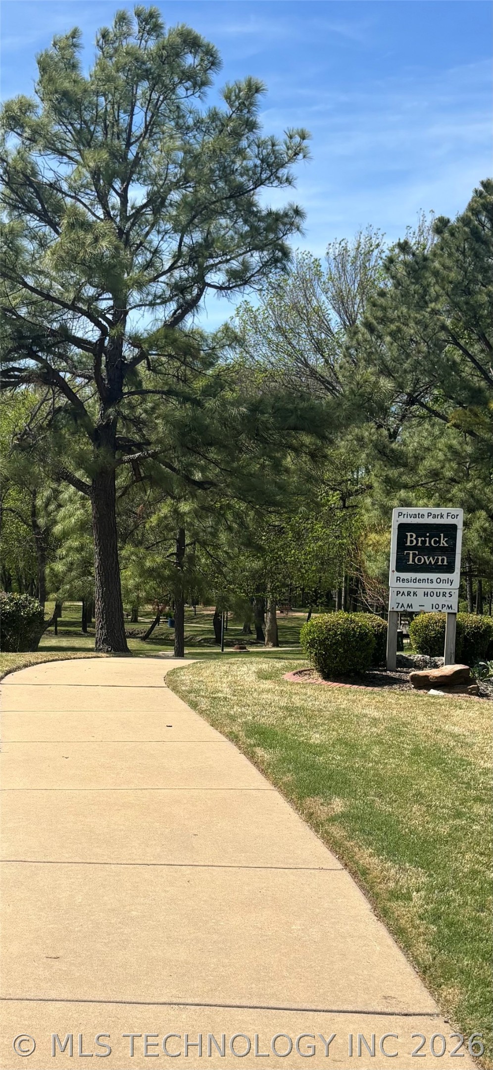 1105 N Hemlock Avenue Broken Arrow OK 74012