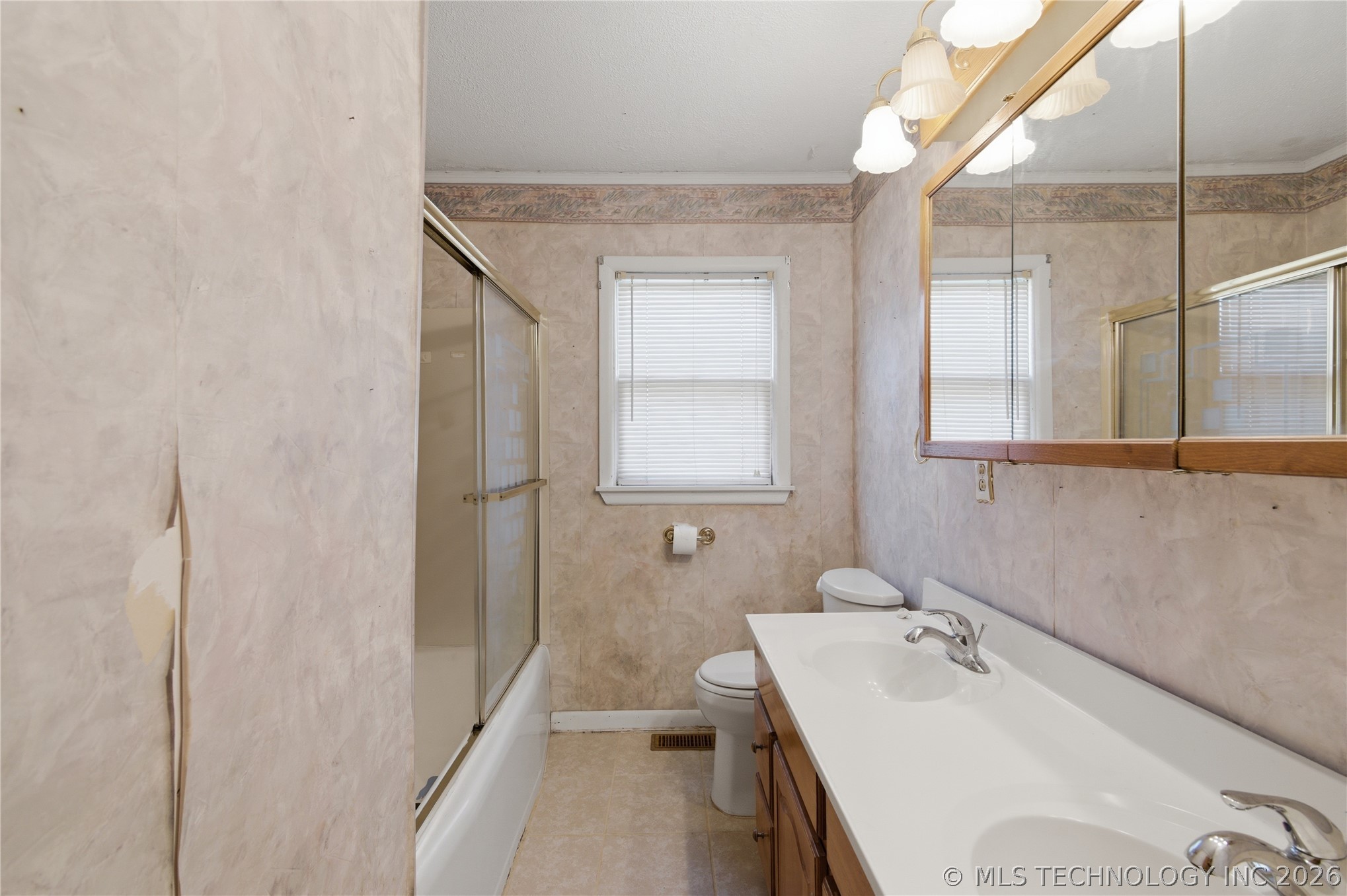 305 22nd NE Miami OK 74354