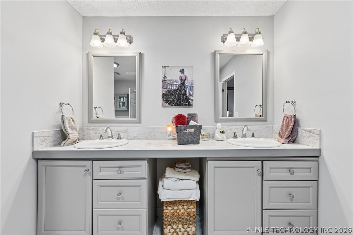 91 Crest Drive Locust Grove OK 74352