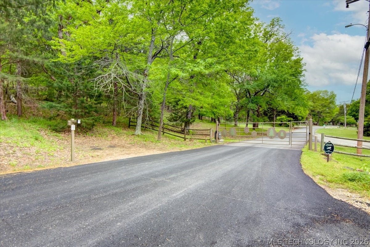 91 Crest Drive Locust Grove OK 74352