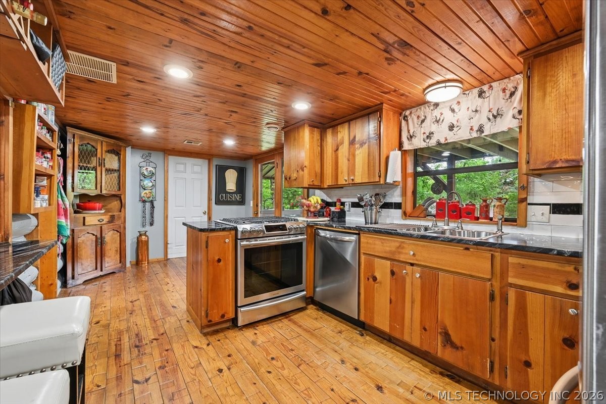 91 Crest Drive Locust Grove OK 74352