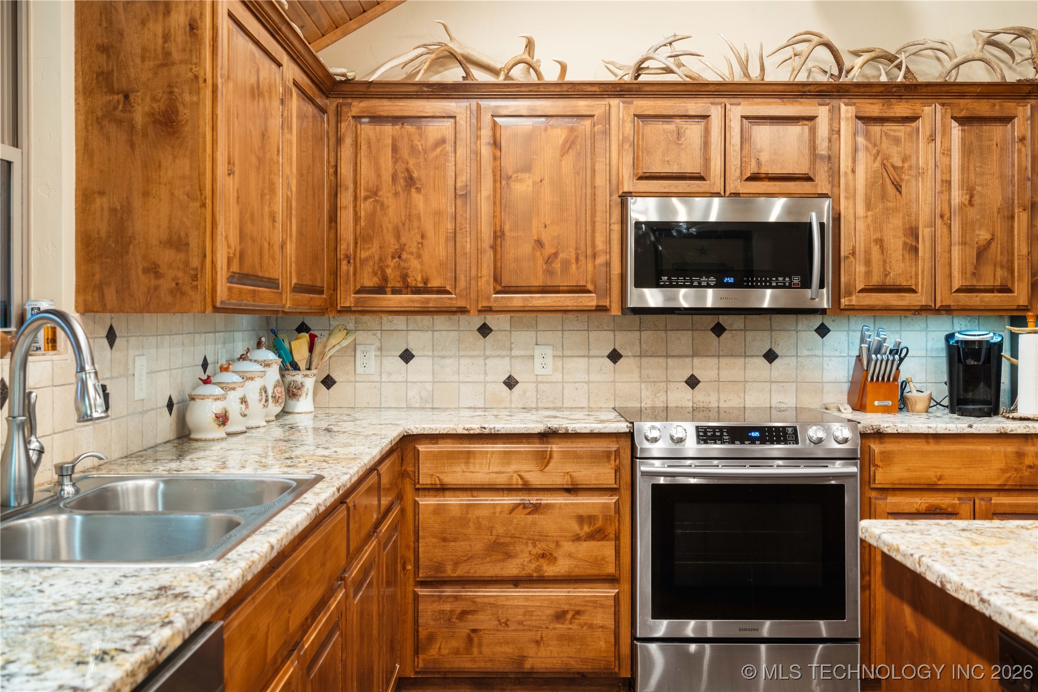21501 S 705 Road Wyandotte OK 74370