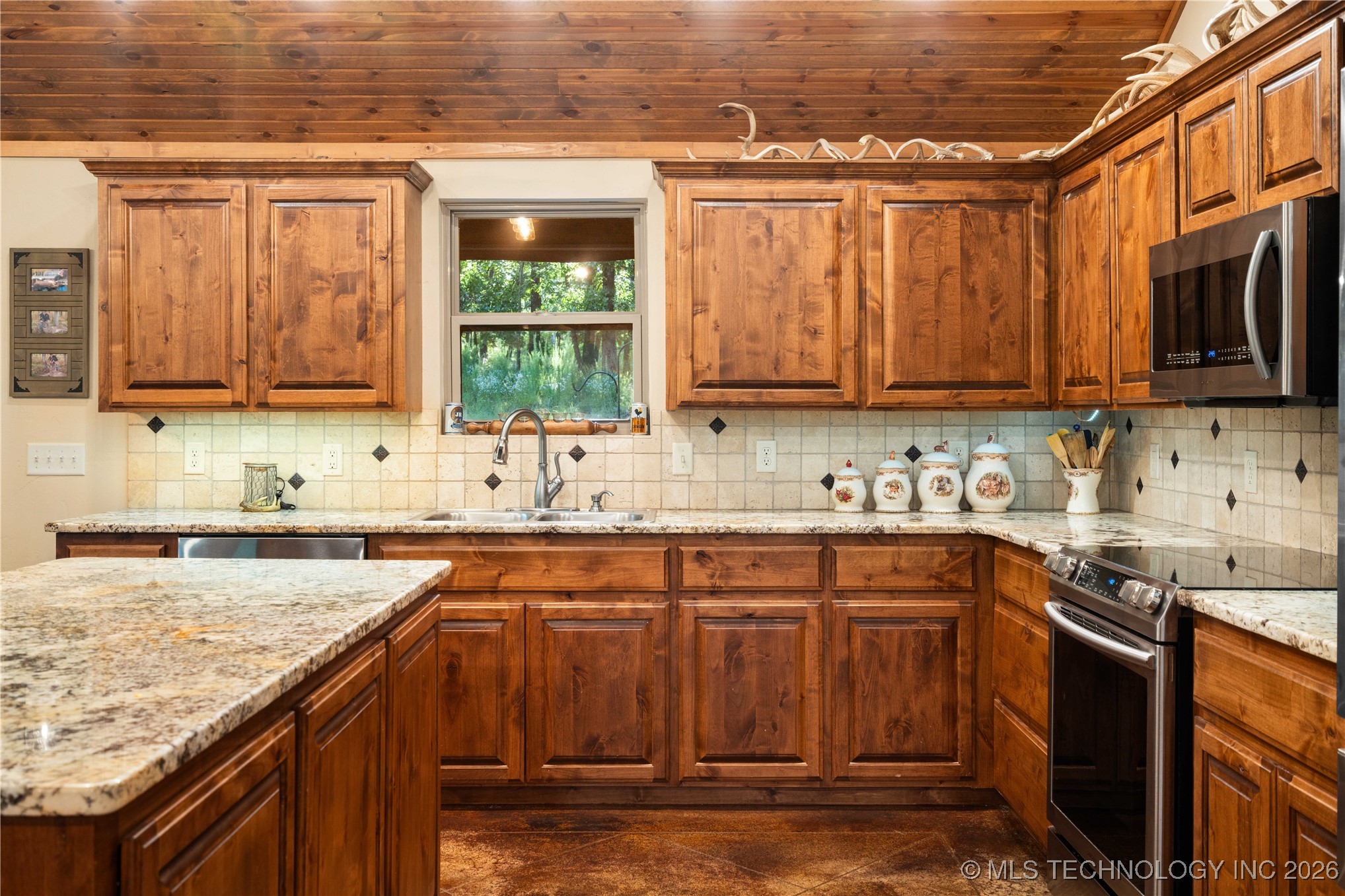 21501 S 705 Road Wyandotte OK 74370