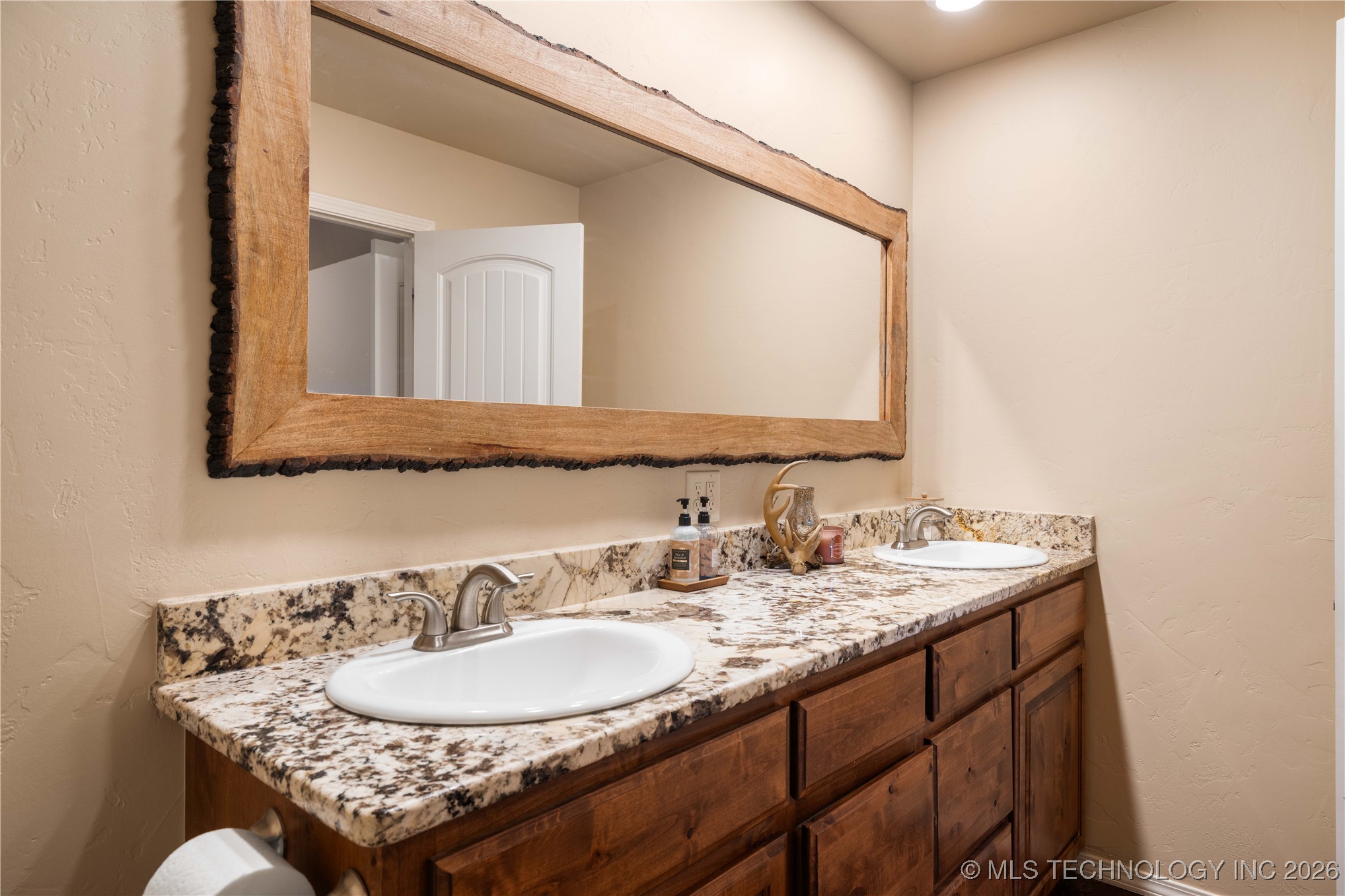 21501 S 705 Road Wyandotte OK 74370