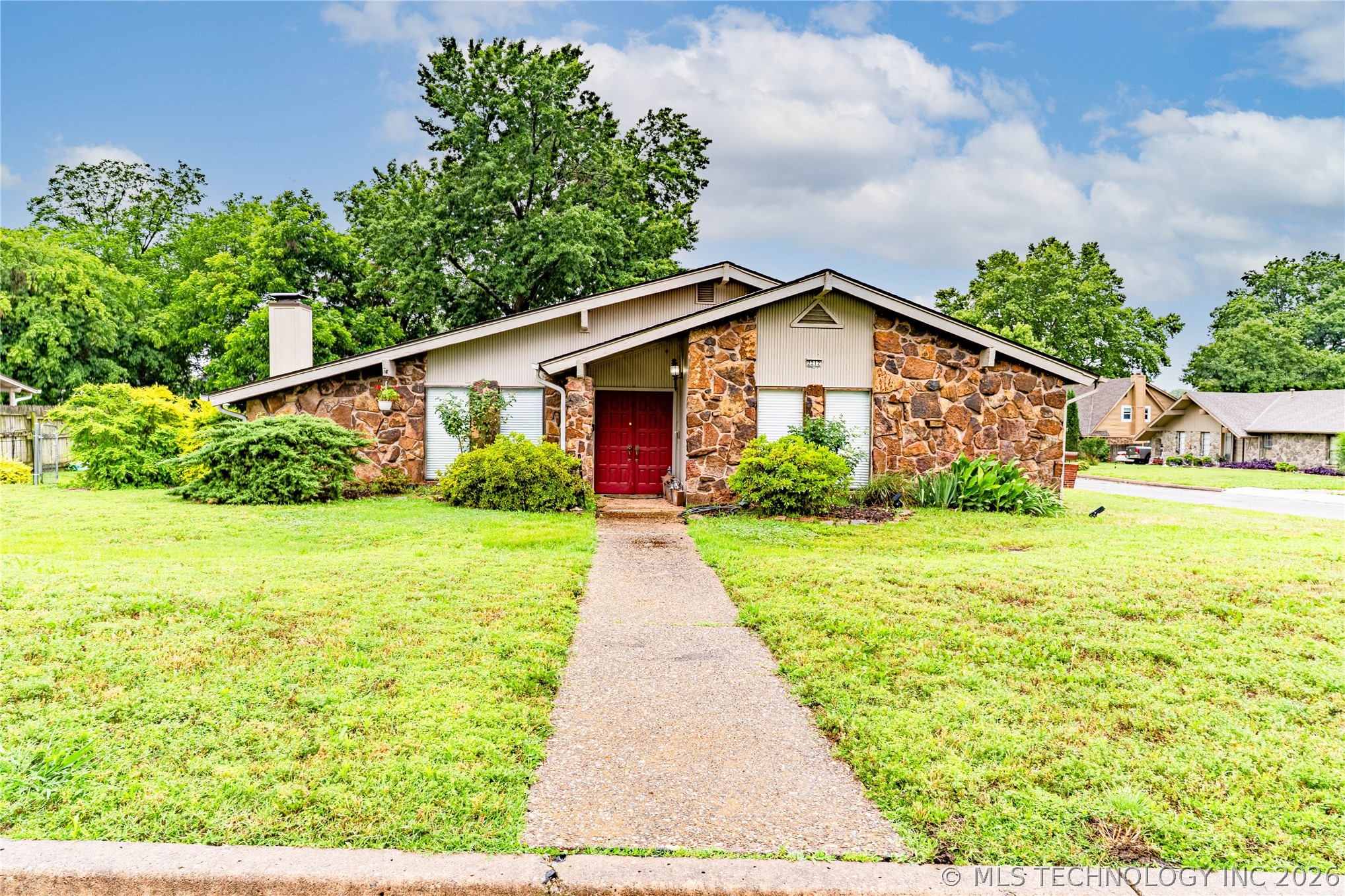 2212 S Hickory Place Broken Arrow OK 74012