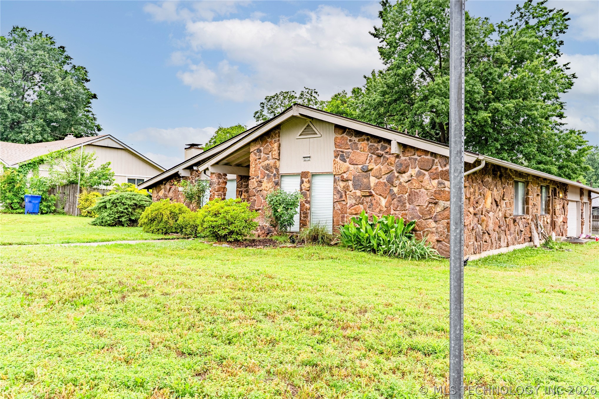 2212 S Hickory Place Broken Arrow OK 74012