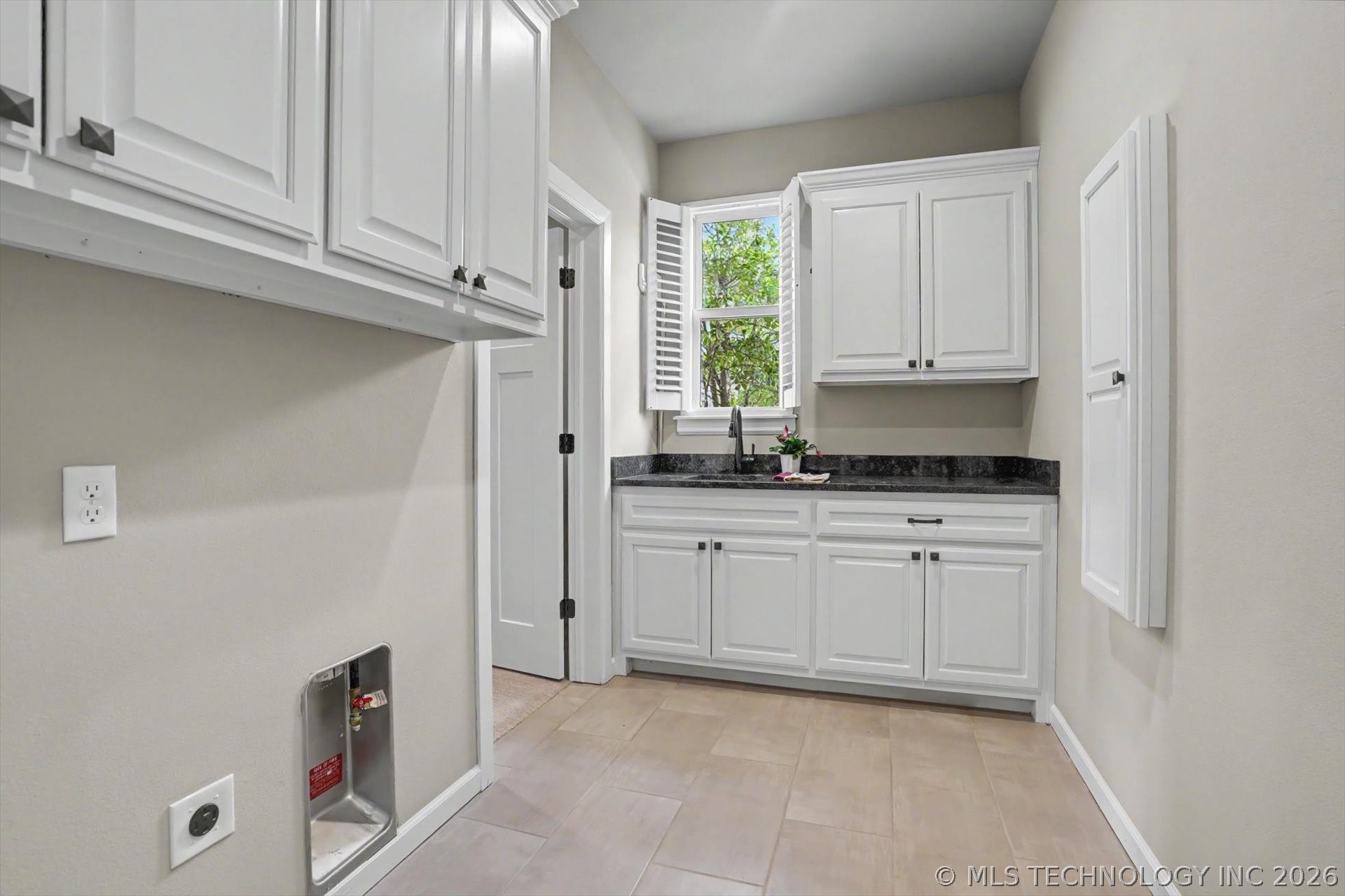 1122 W 84th Place S Tulsa OK 74132