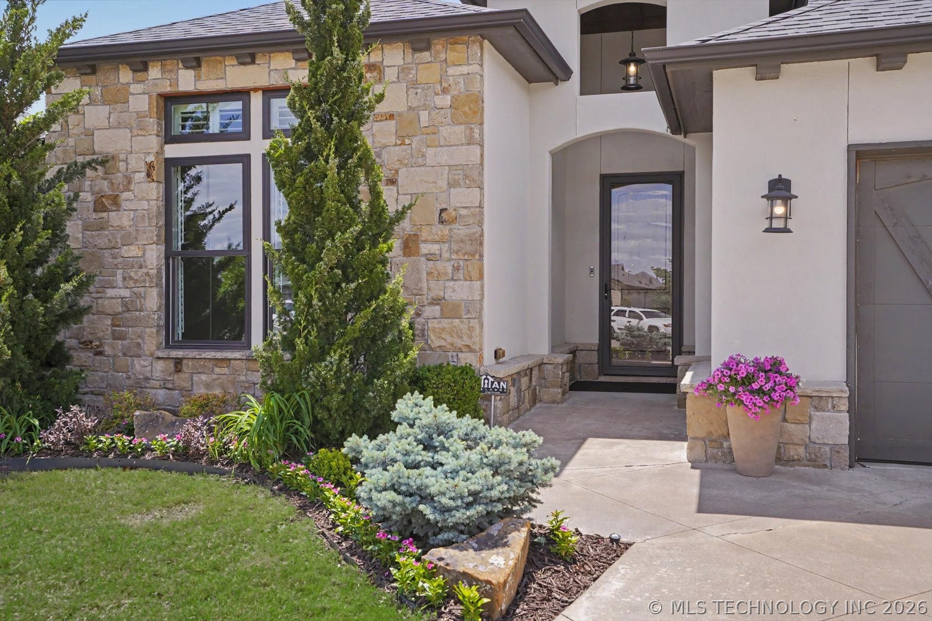 1122 W 84th Place S Tulsa OK 74132