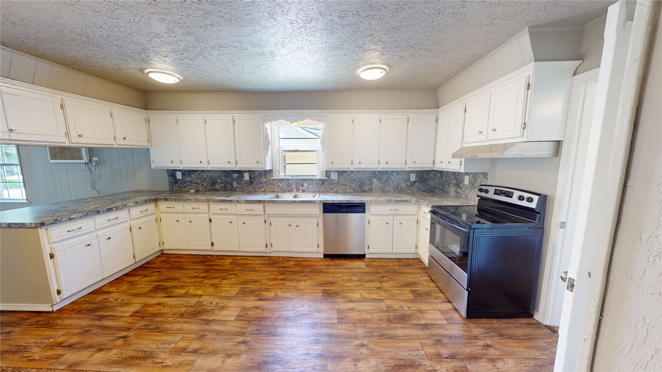 1142 S Stockton Street Ada OK 74820