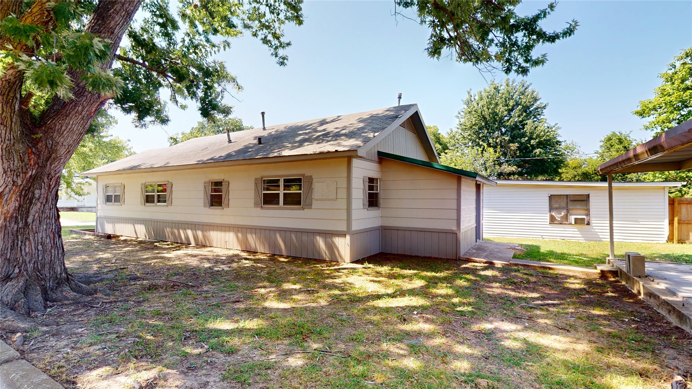 1142 S Stockton Street Ada OK 74820