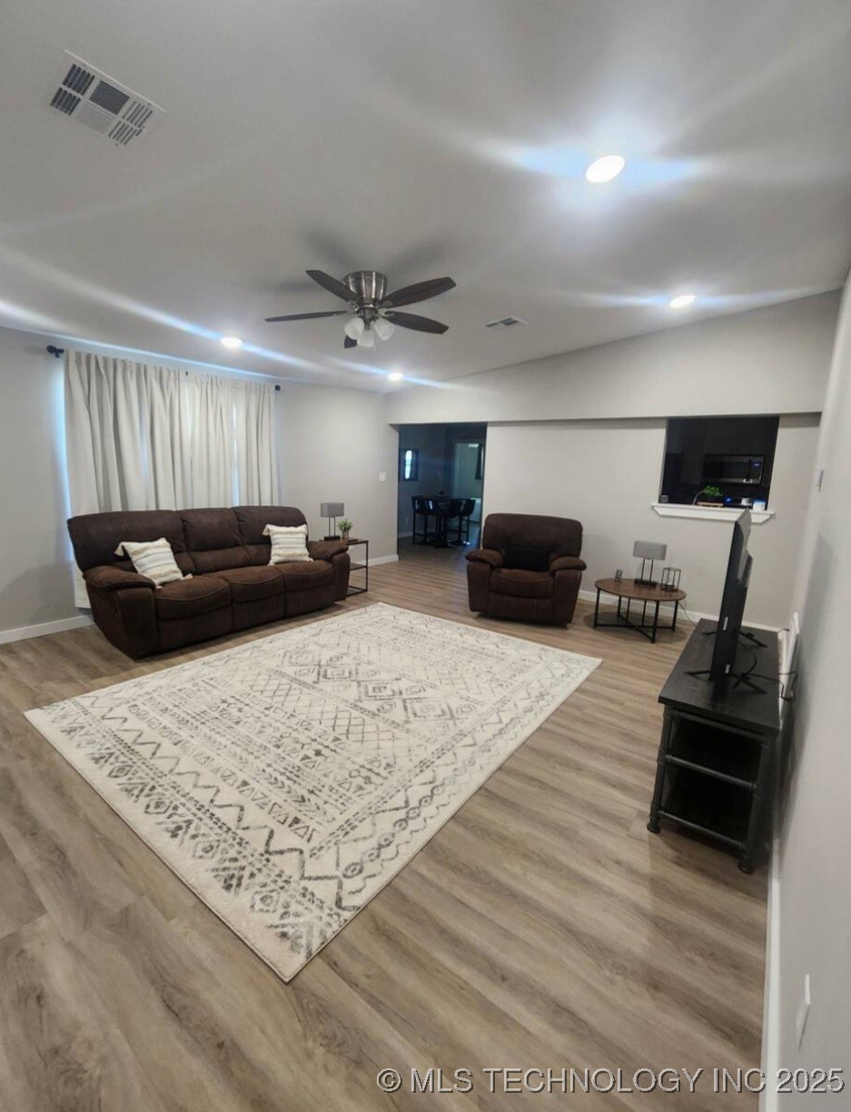907 S Mckinley Calera OK 74730