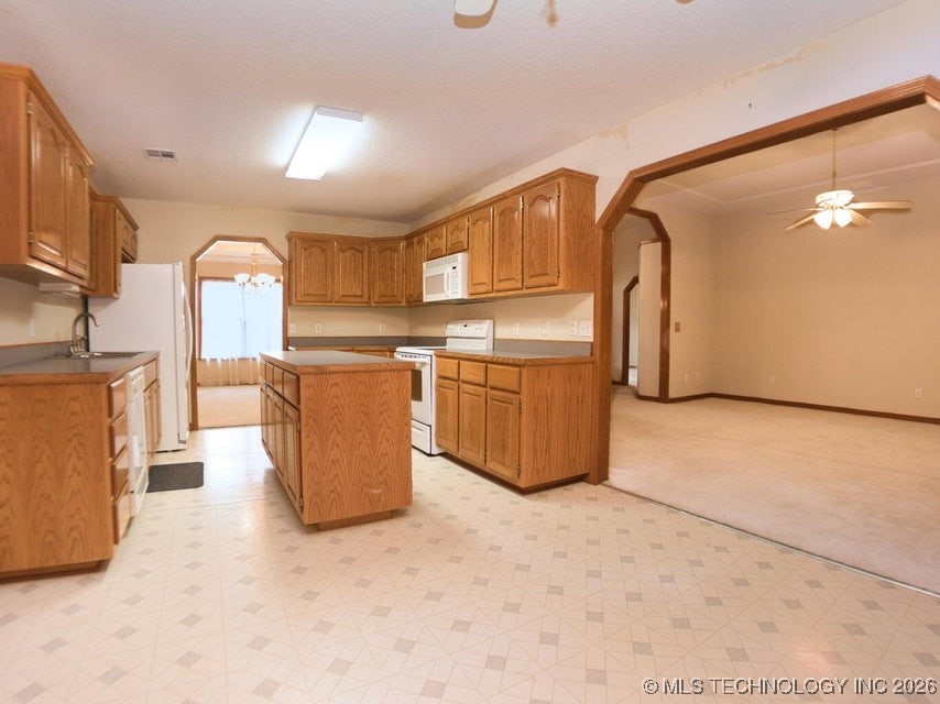 1119 Rolling Oaks Road Grove OK 74344