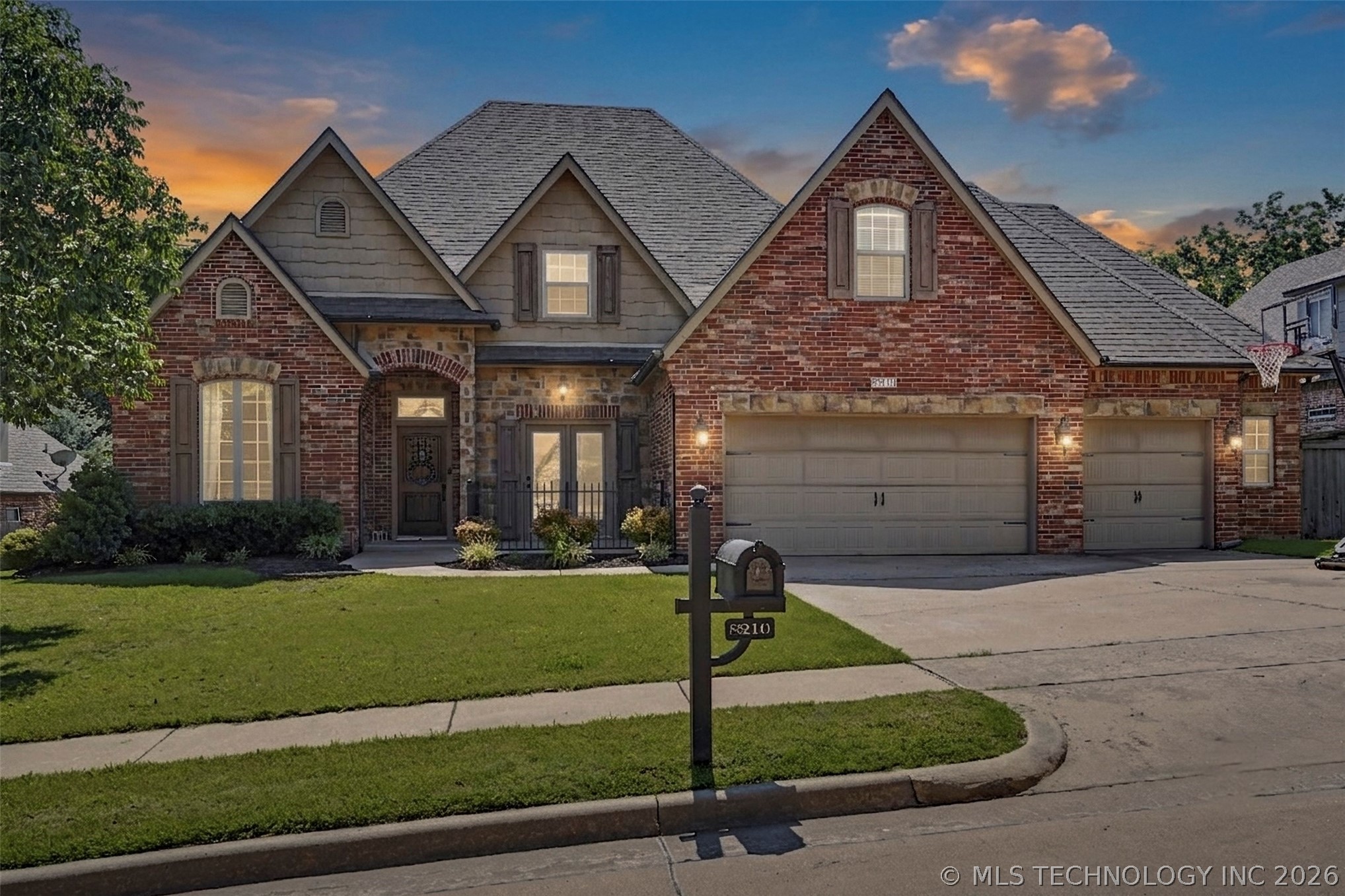 8210 S 14th Place Broken Arrow OK 74011