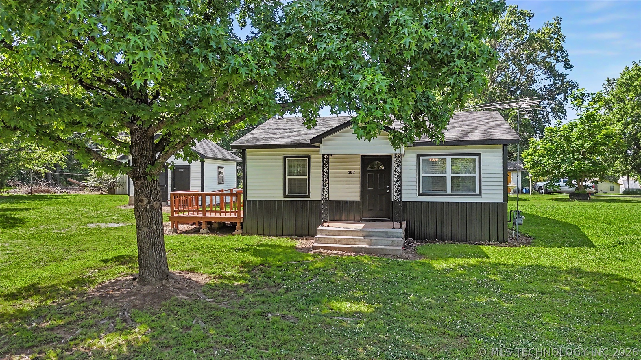 202 Radcliff Street Locust Grove OK 74352