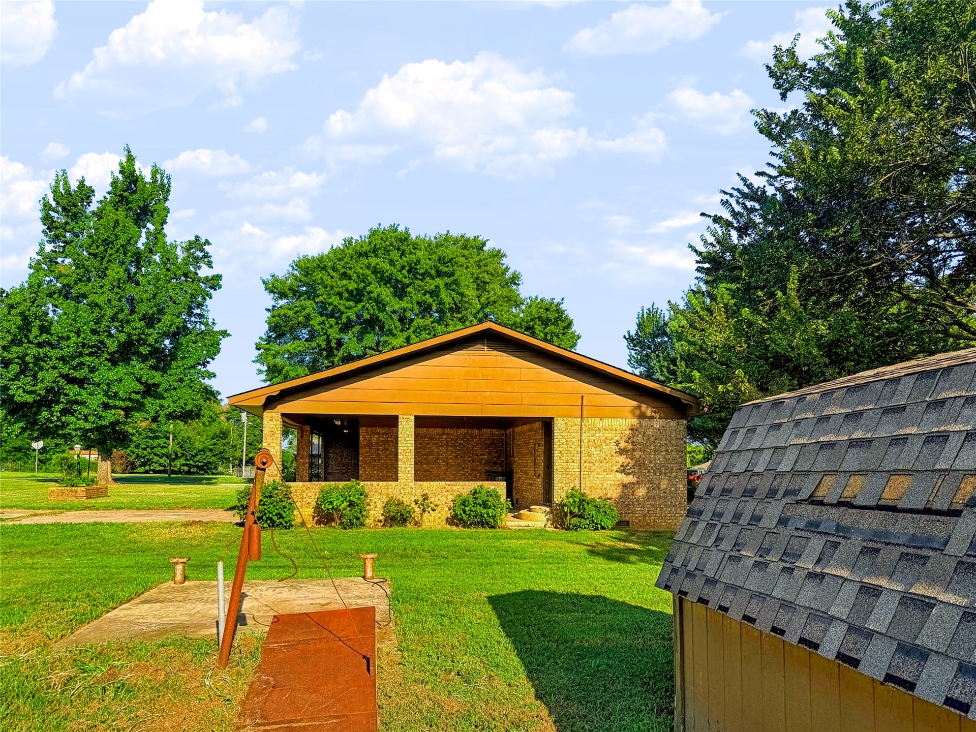 130 W Gist Avenue Roff OK 74865