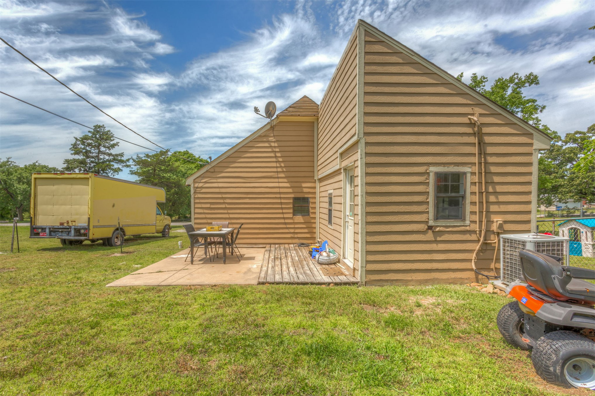 5819 S 32nd West Avenue Tulsa OK 74107