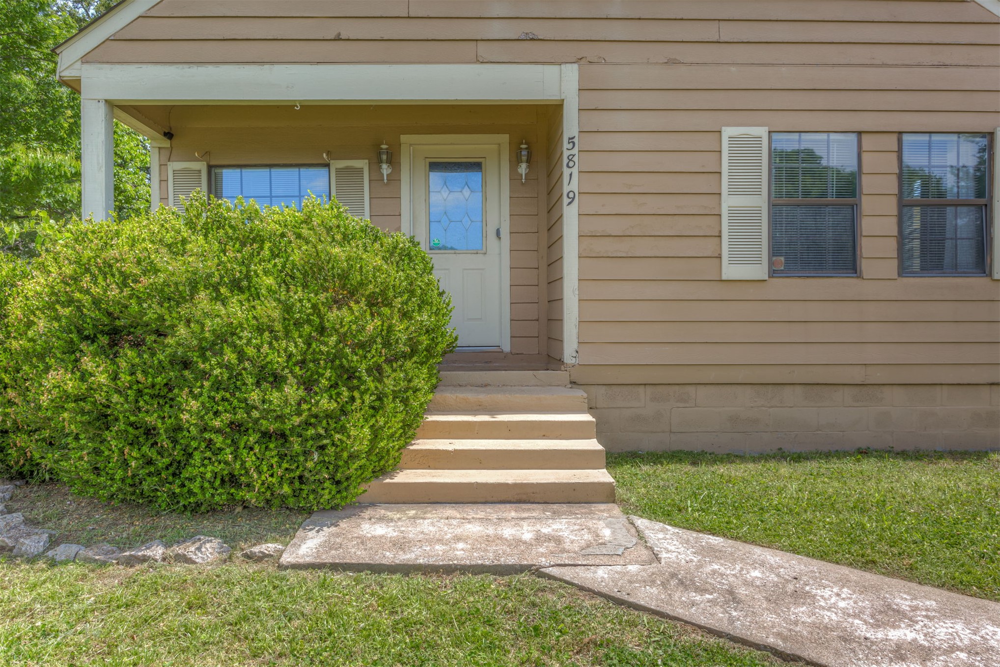 5819 S 32nd West Avenue Tulsa OK 74107