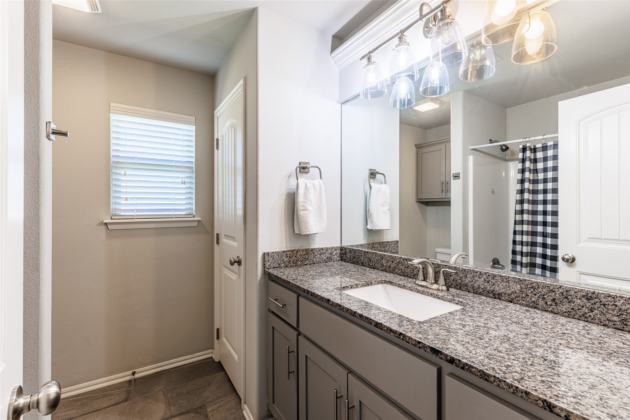 10168 E 445 Road Claremore OK 74017
