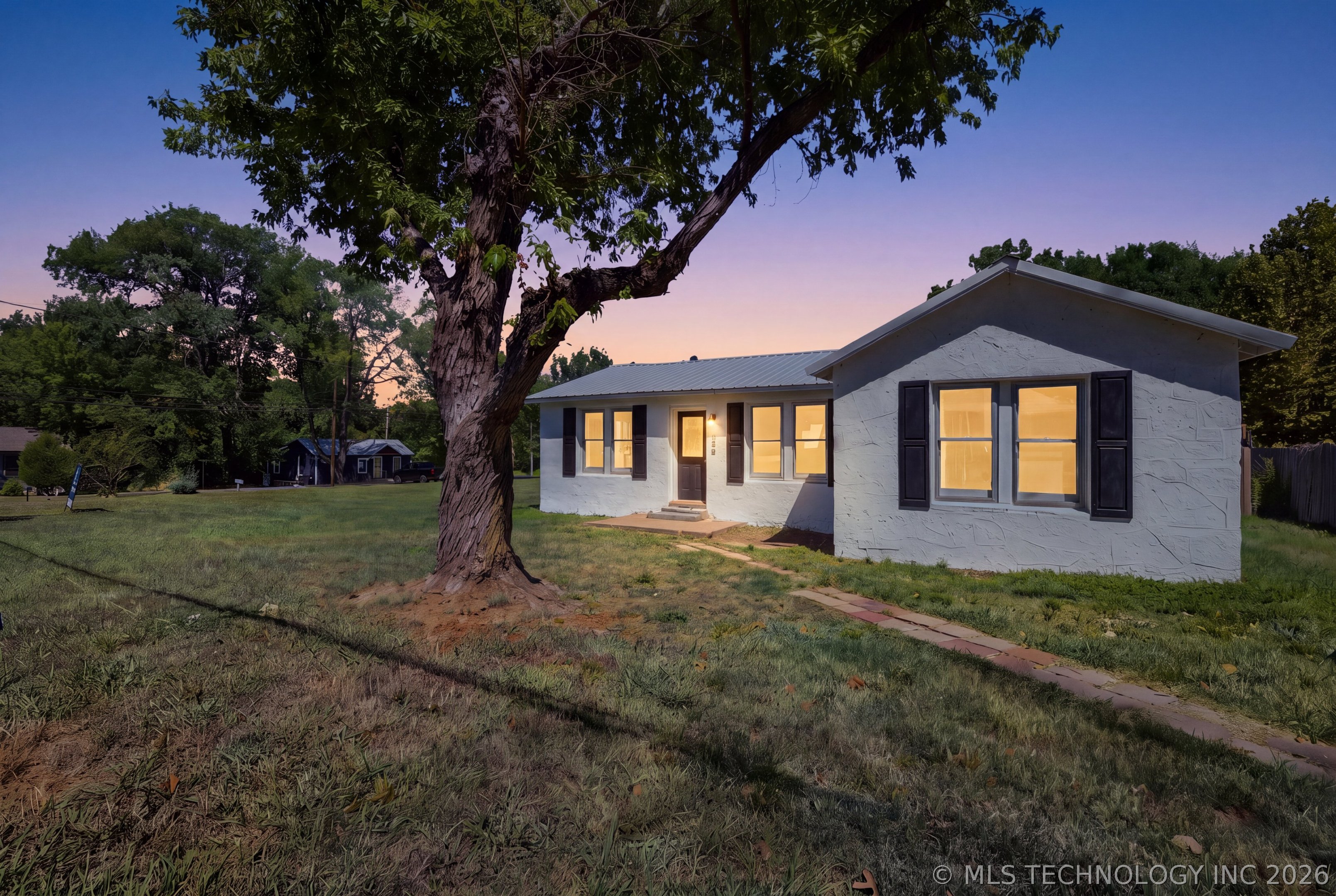 329 W Oak Street Coweta OK 74429