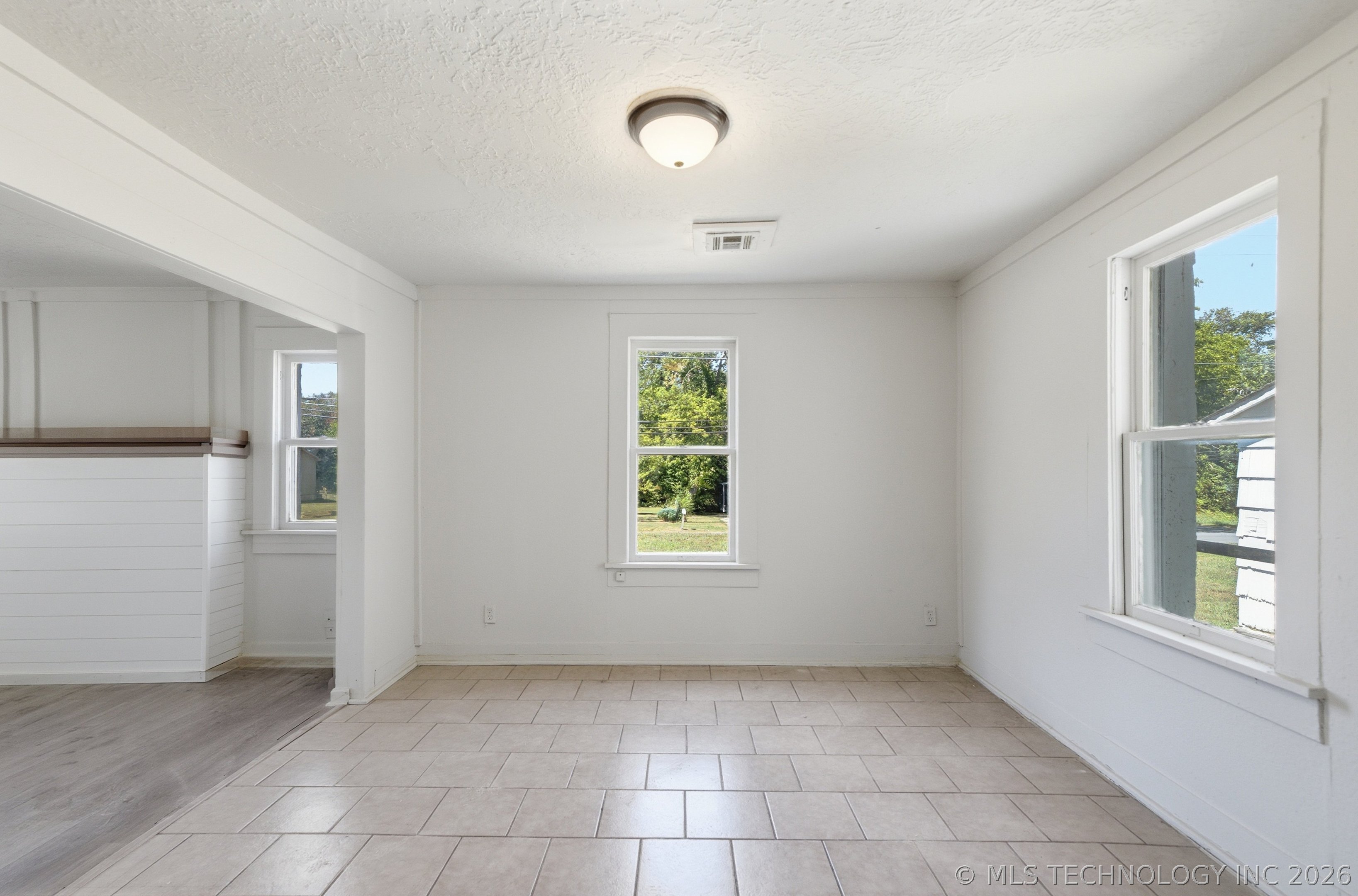 329 W Oak Street Coweta OK 74429