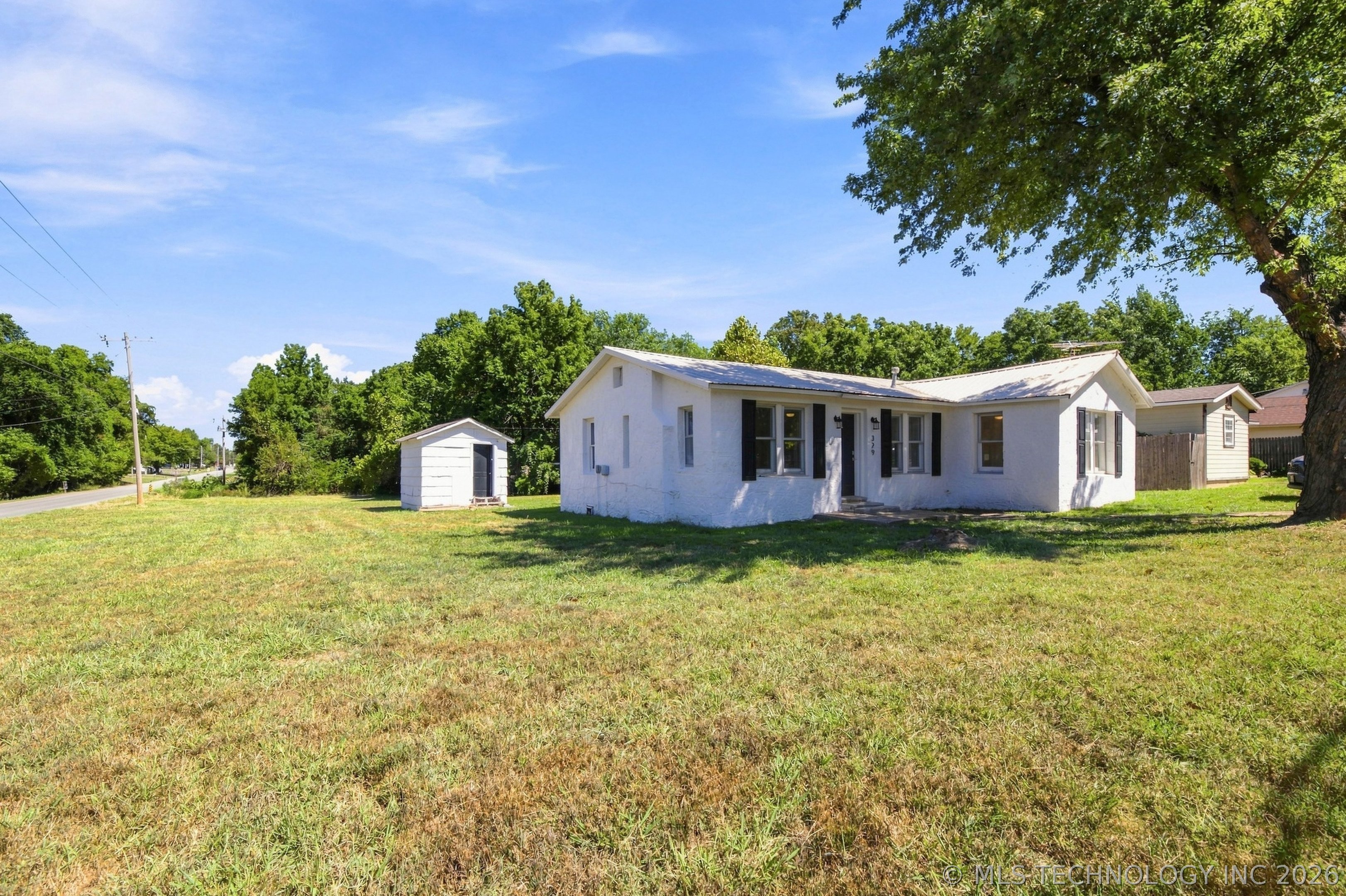 329 W Oak Street Coweta OK 74429