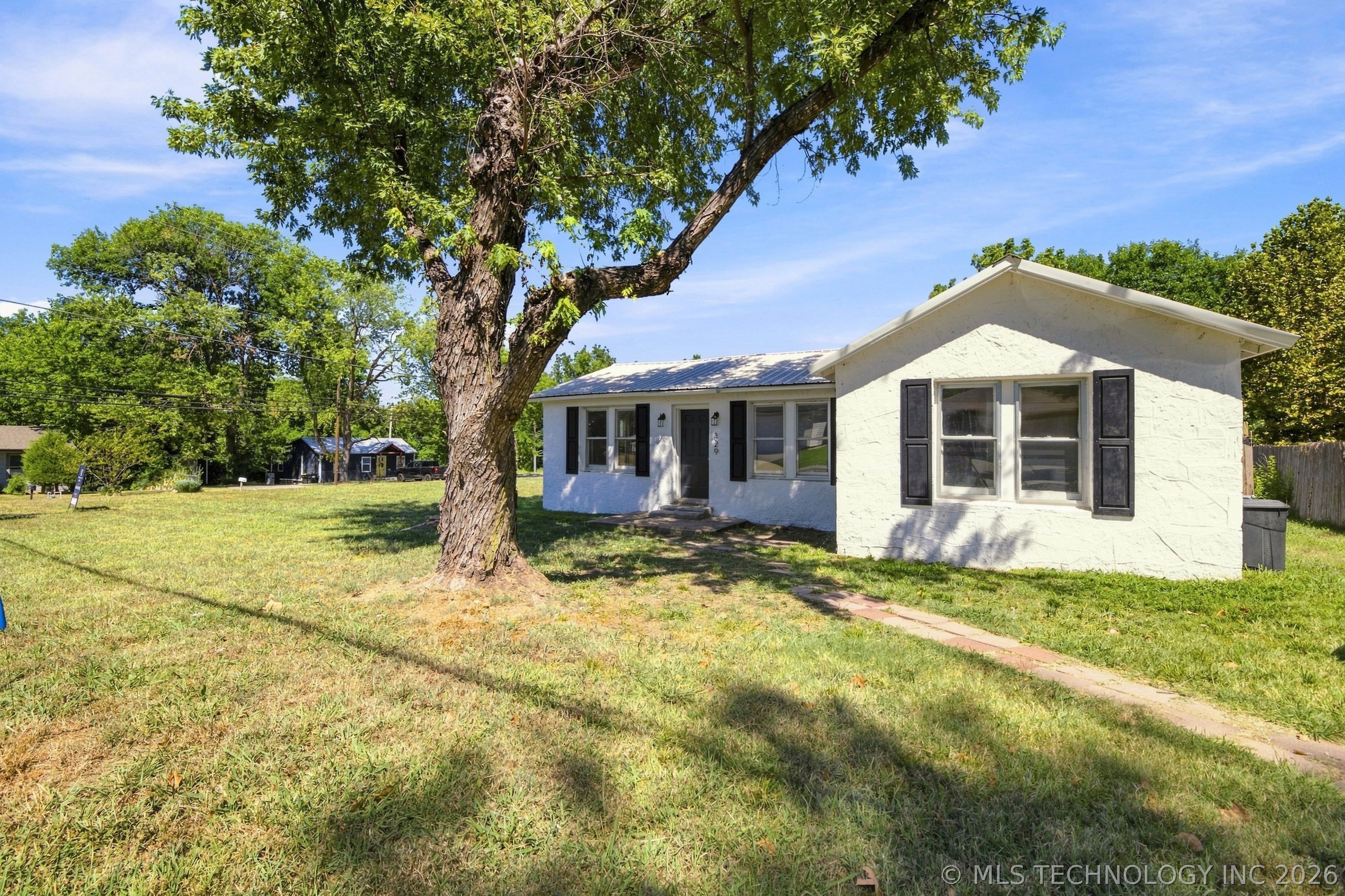 329 W Oak Street Coweta OK 74429