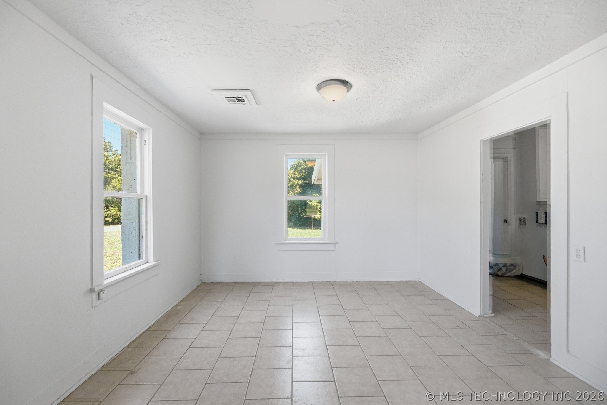 329 W Oak Street Coweta OK 74429