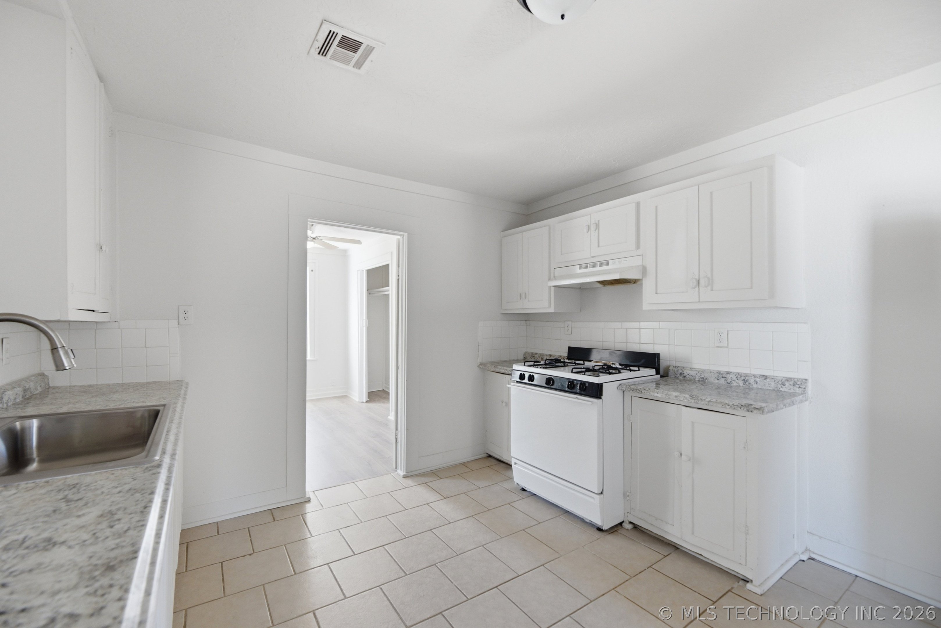 329 W Oak Street Coweta OK 74429