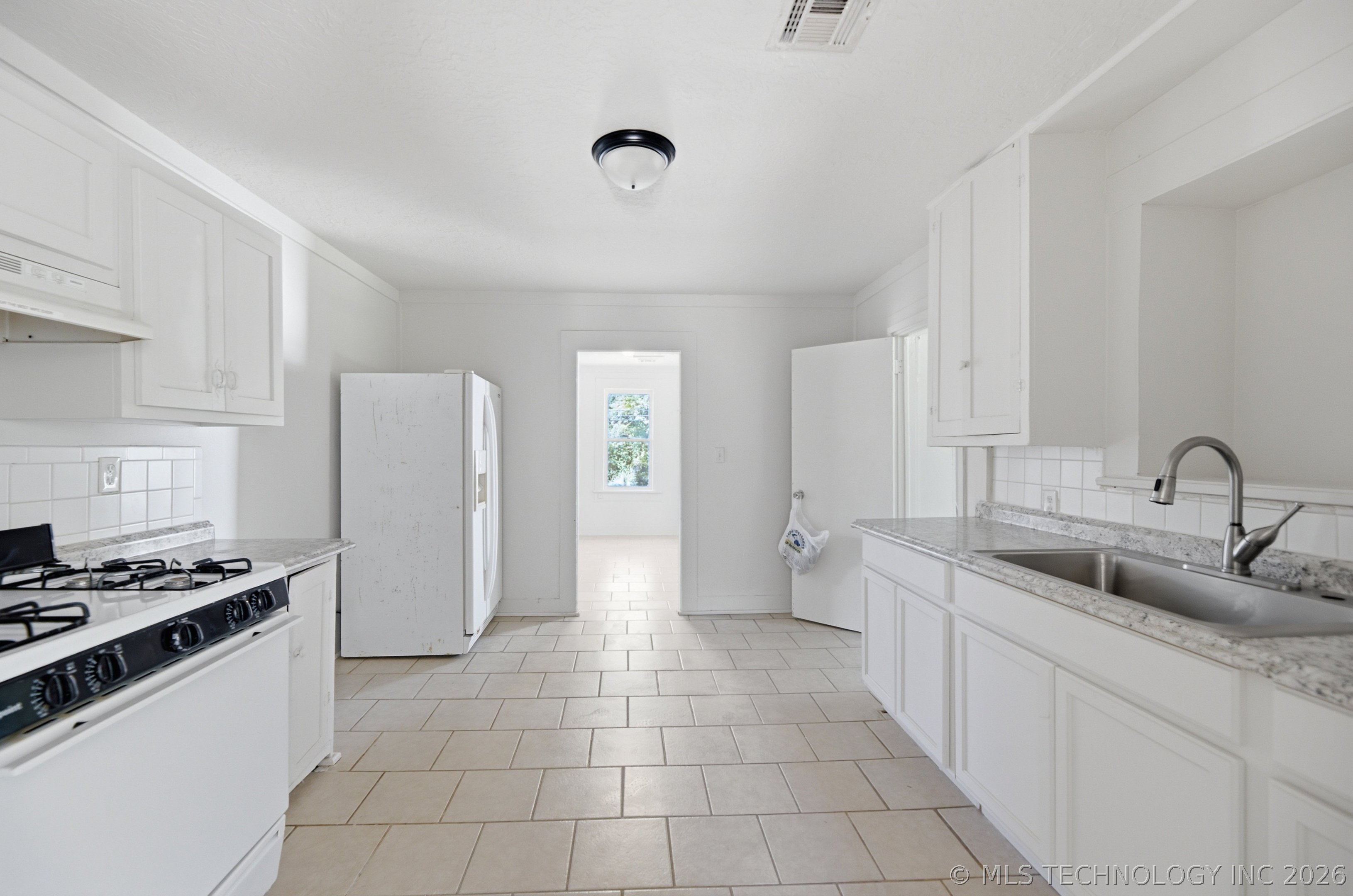 329 W Oak Street Coweta OK 74429