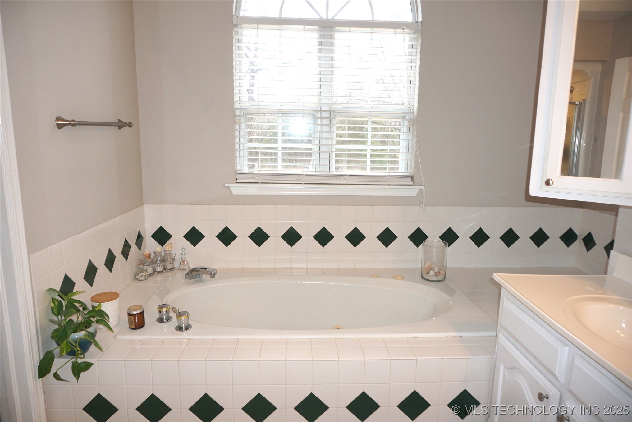 906 N 14 Street Henryetta OK 74437