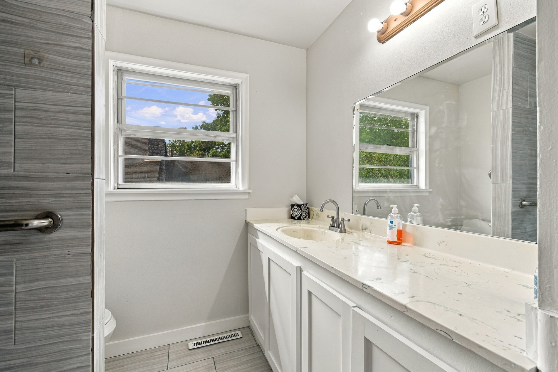 1137 N Union Place Tulsa OK 74127