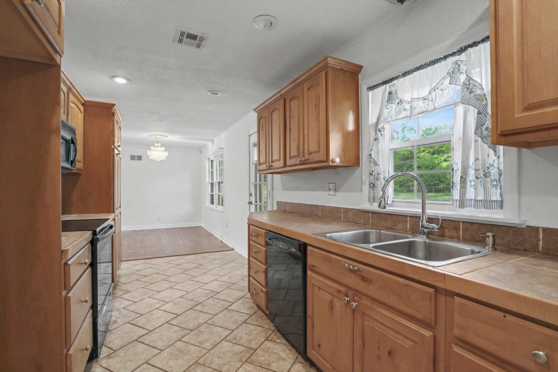 239 N Davis Avenue Claremore OK 74017