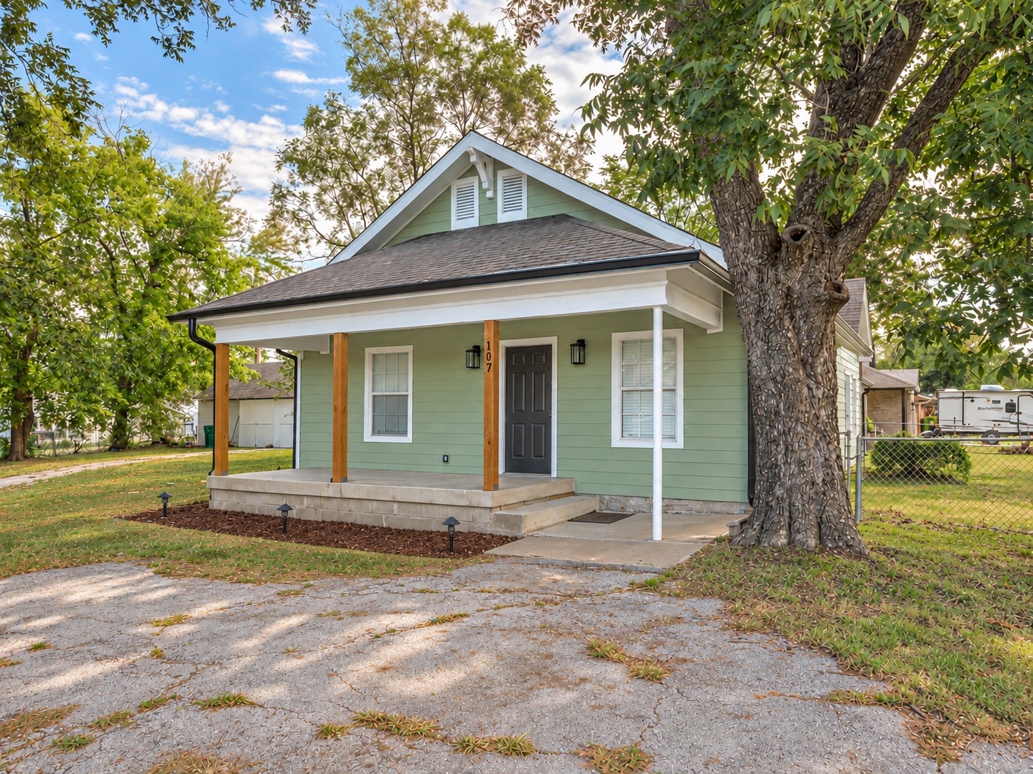 107 E Jackson Avenue S Sapulpa OK 74066
