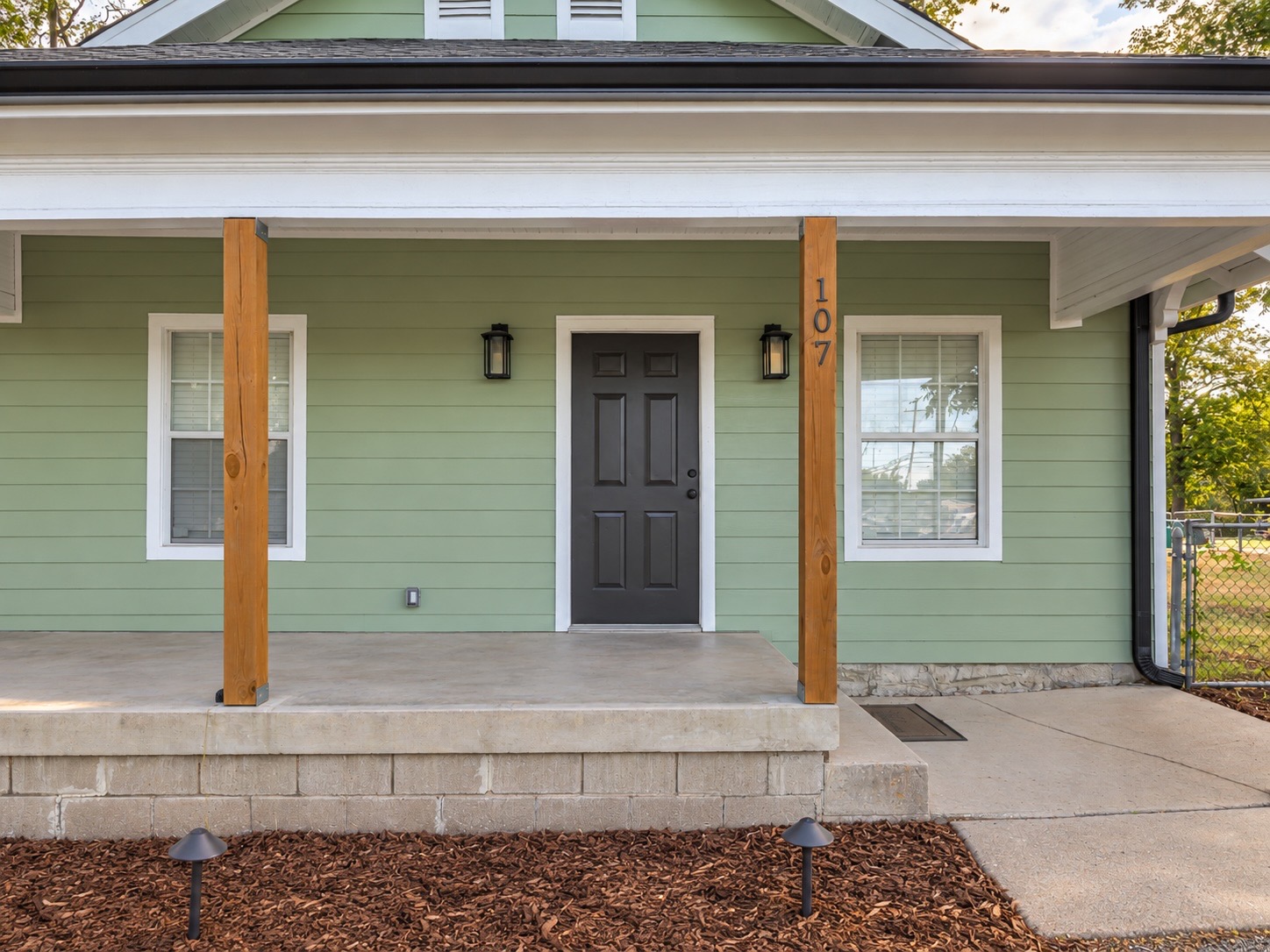 107 E Jackson Avenue S Sapulpa OK 74066