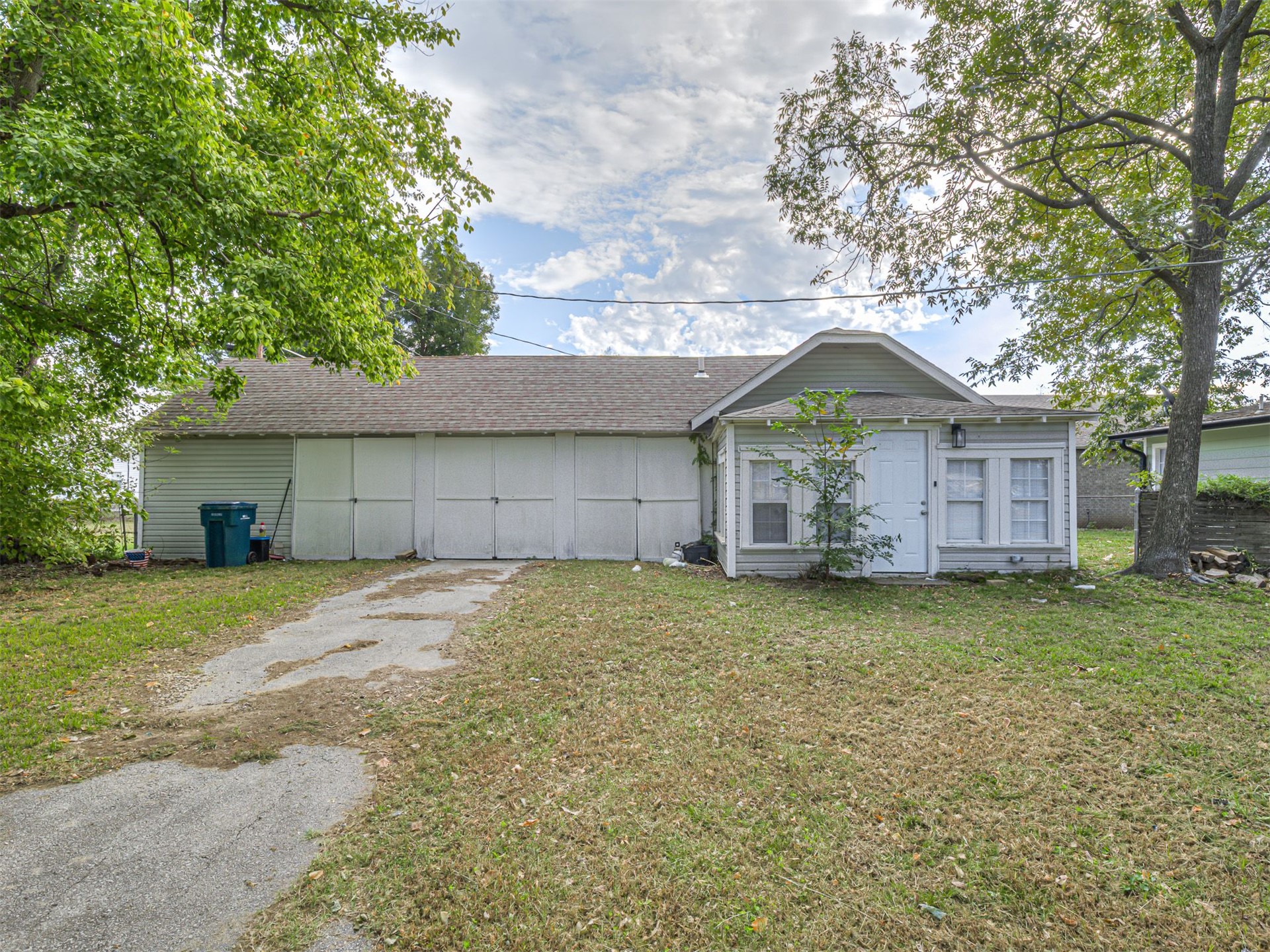 107 E Jackson Avenue S Sapulpa OK 74066