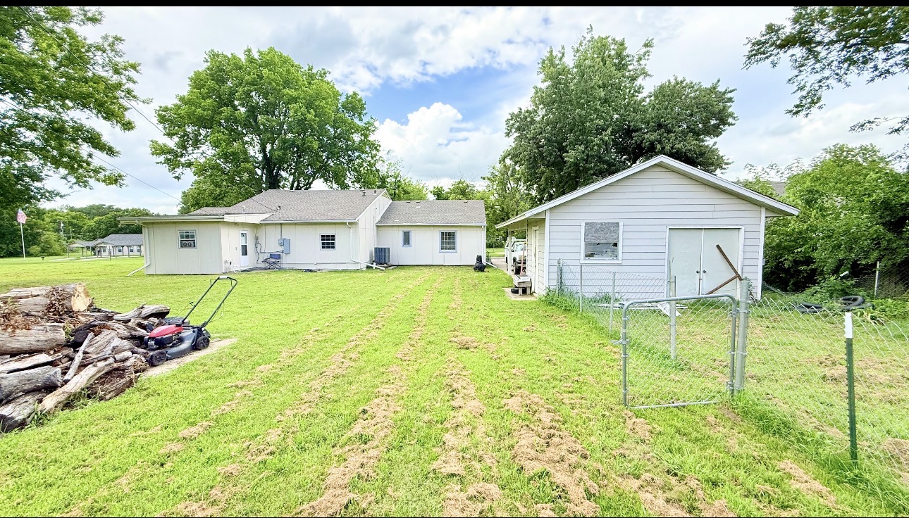 1504 E 7th Street Okmulgee OK 74447