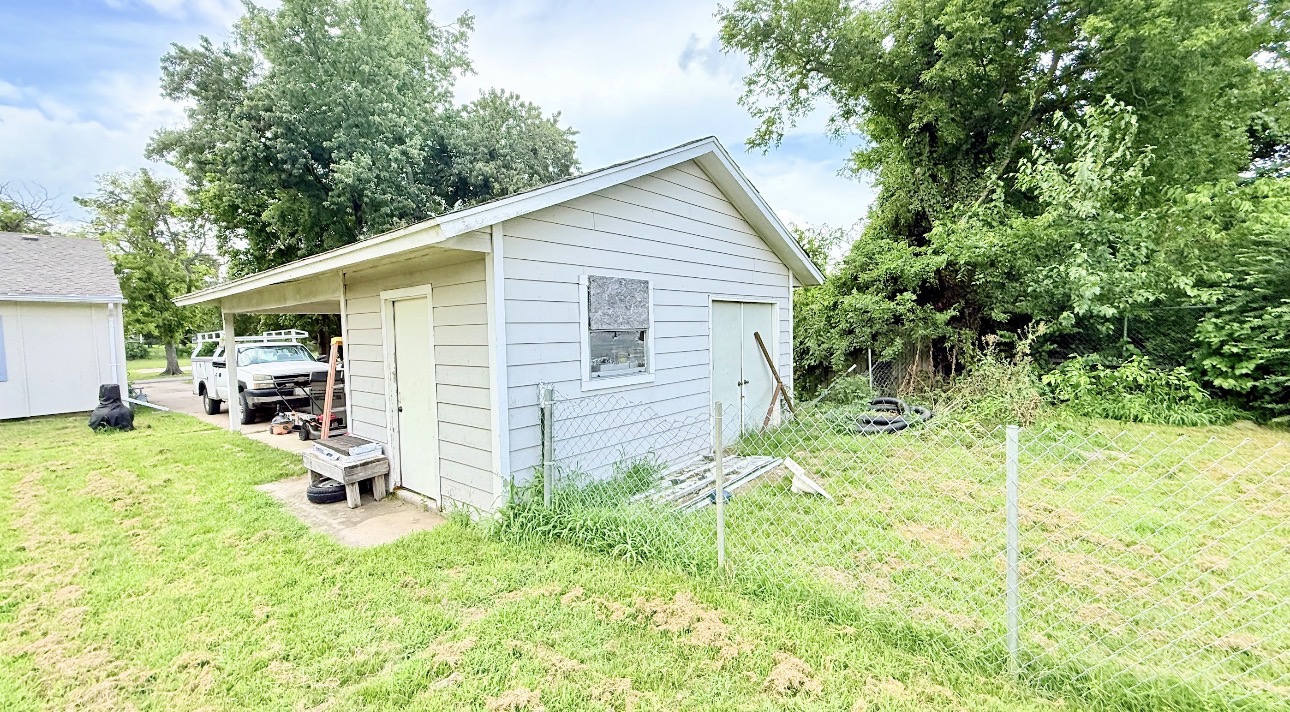 1504 E 7th Street Okmulgee OK 74447