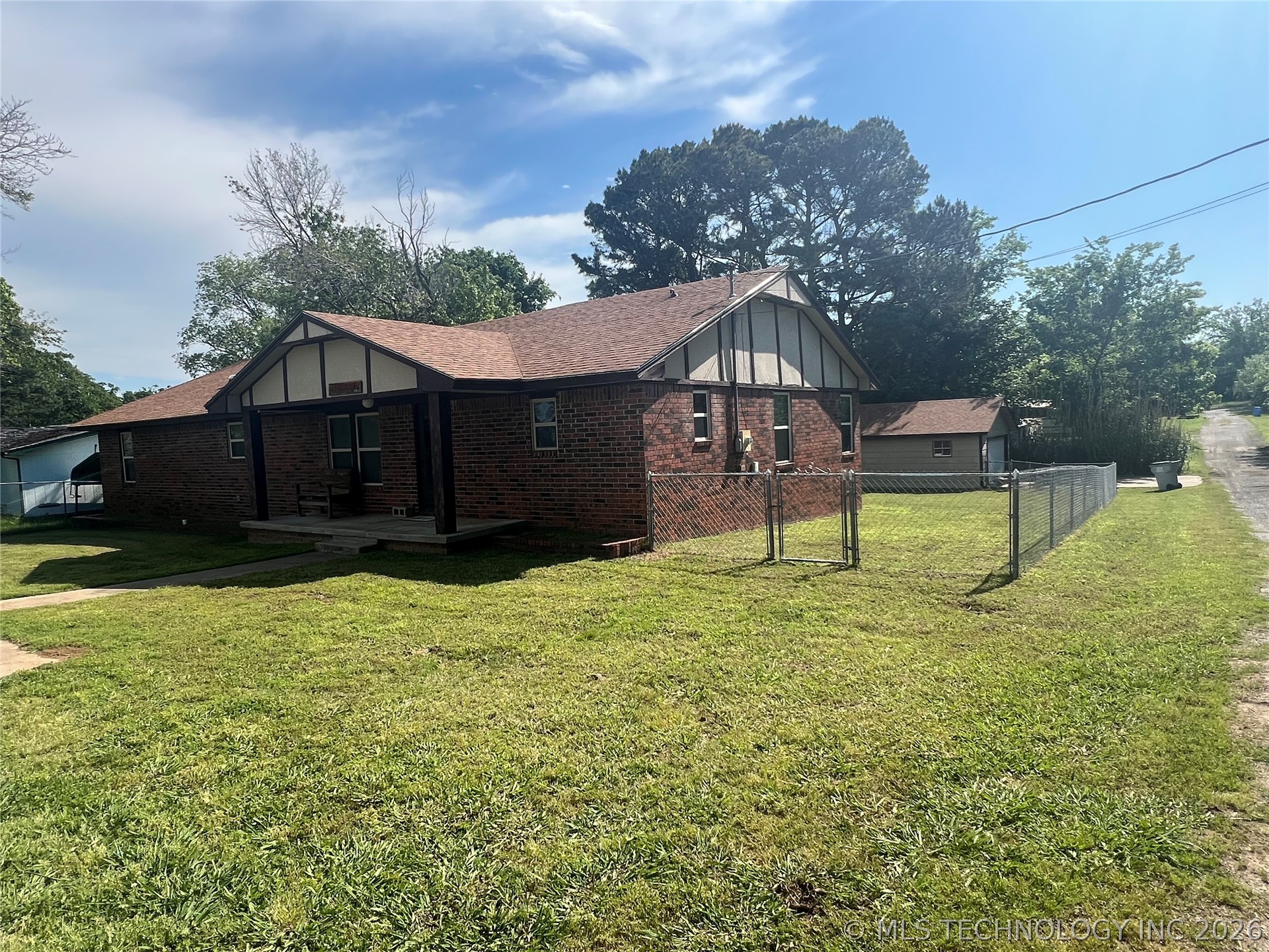 109435 S 4154 Road Checotah OK 74426