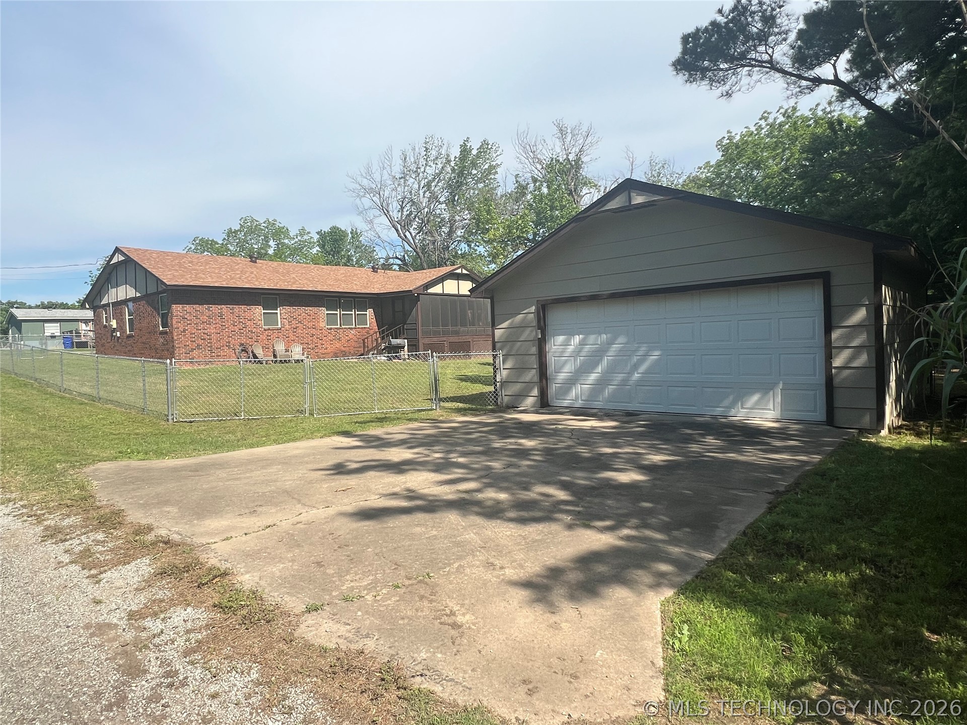 109435 S 4154 Road Checotah OK 74426