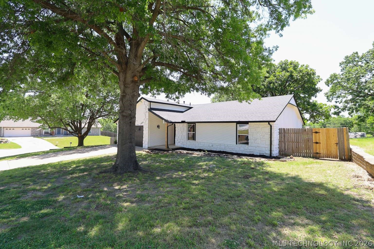 2806 W 70th Street Tulsa OK 74132