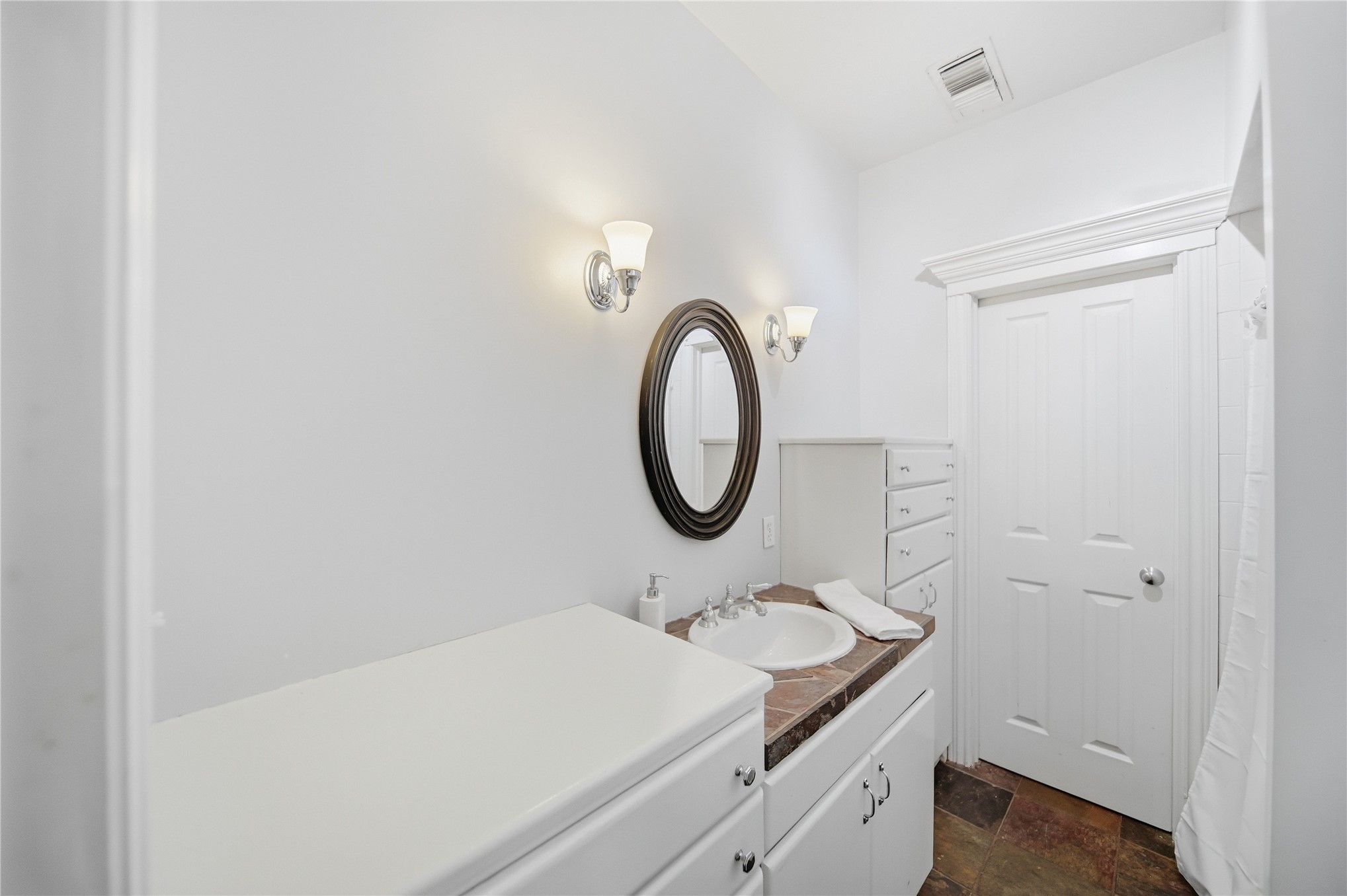 1600 N 73rd Westavenue Tulsa OK 74127