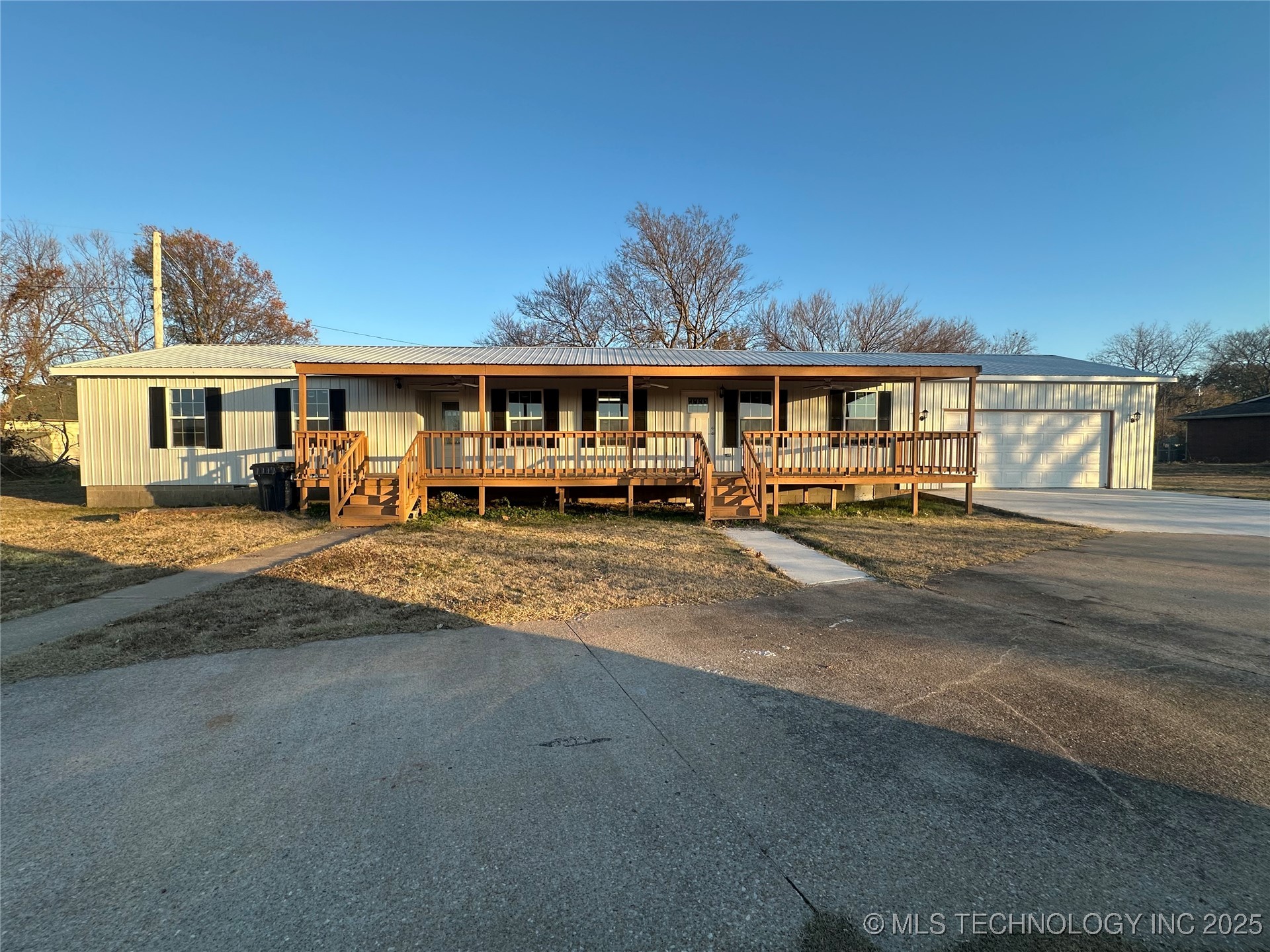 801 W Peoria Avenue Morris OK 74445