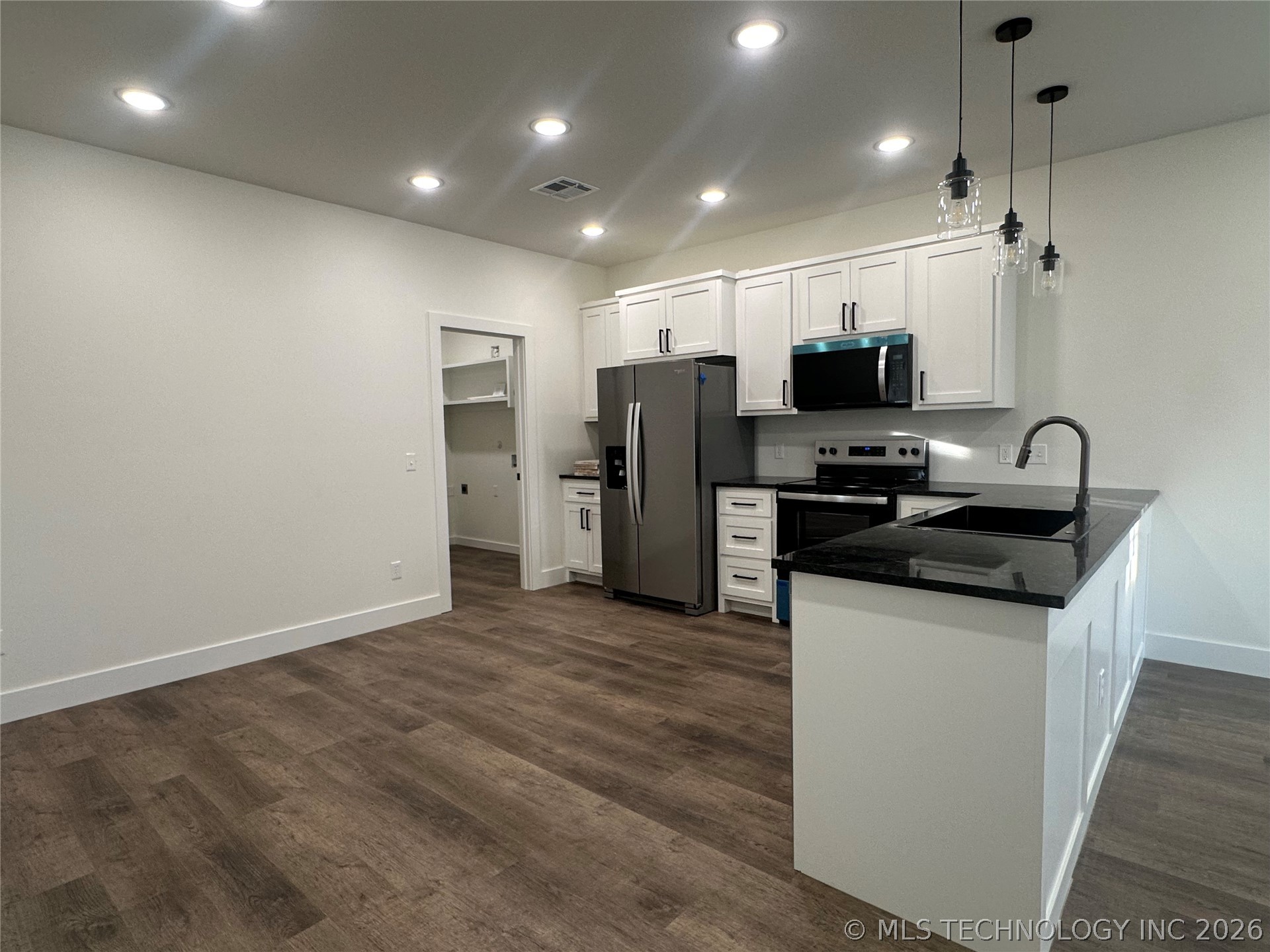 608 S 3rd Street Morris OK 74445