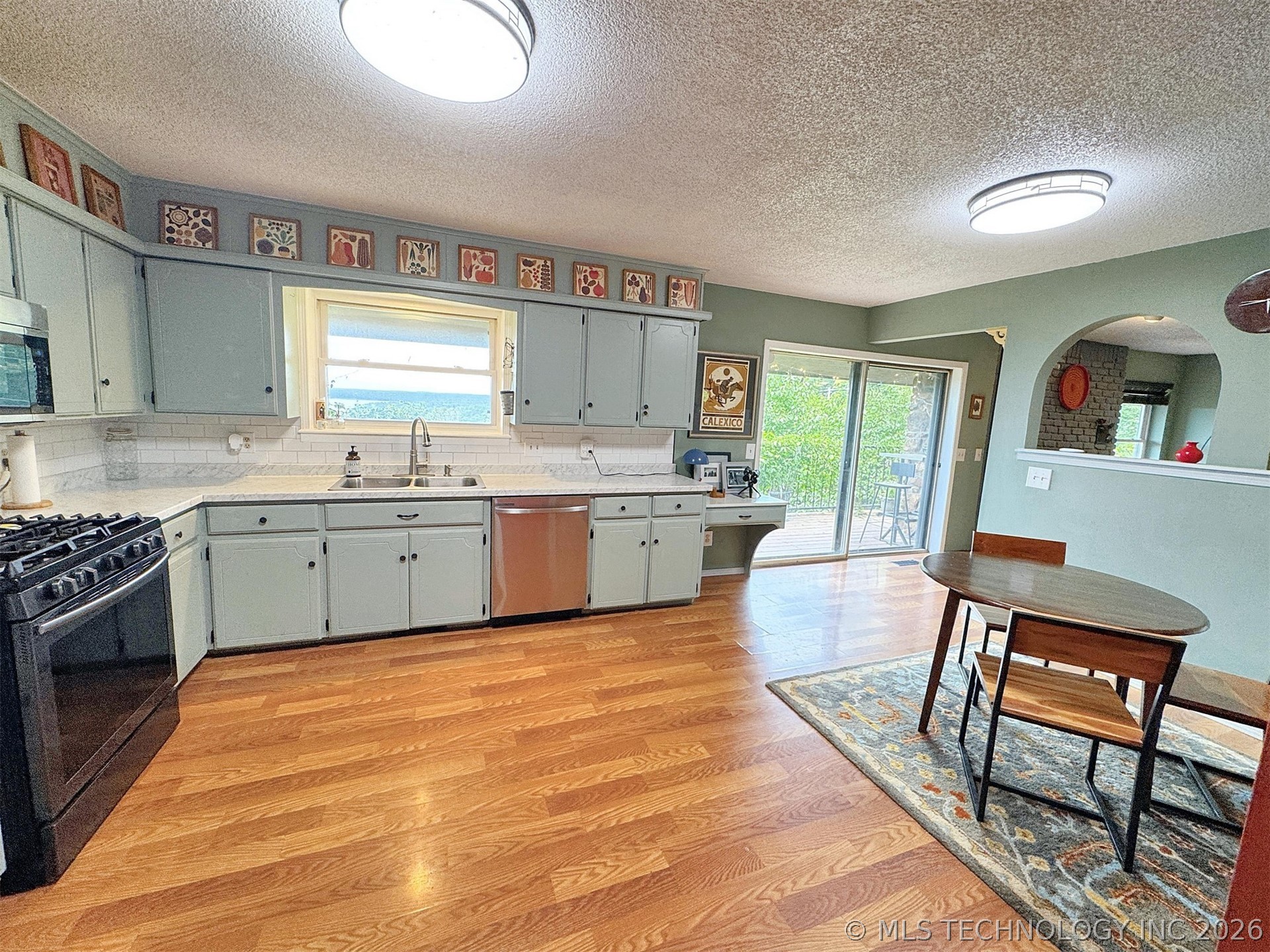3278 W Southern Avenue Hulbert OK 74441