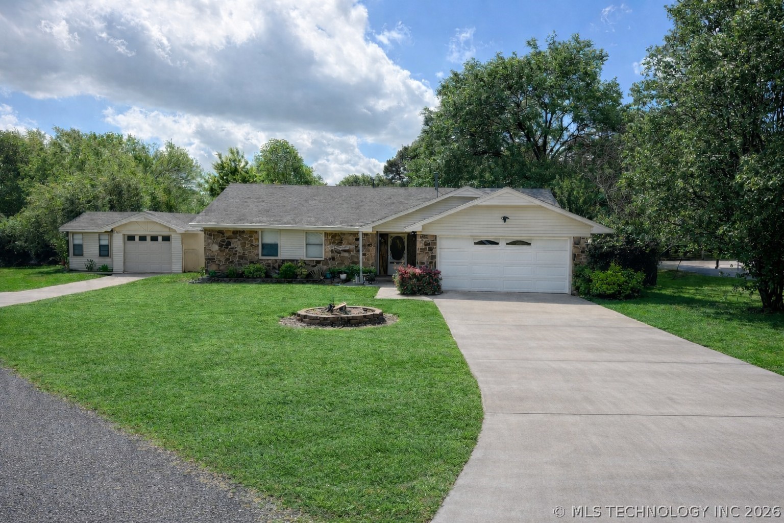 20 Brookwood Drive Eufaula OK 74432