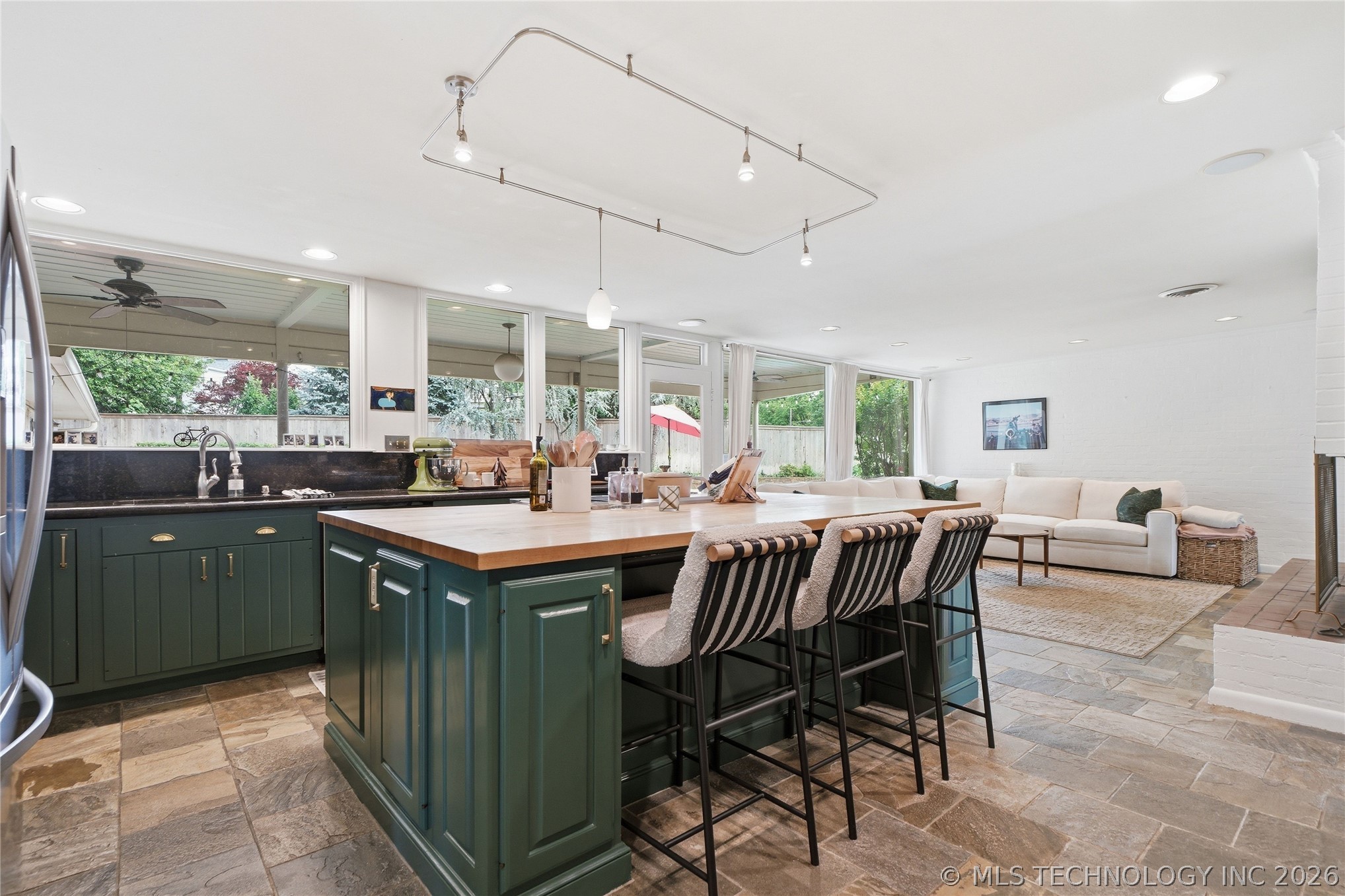 3245 S Victor Avenue Tulsa OK 74105